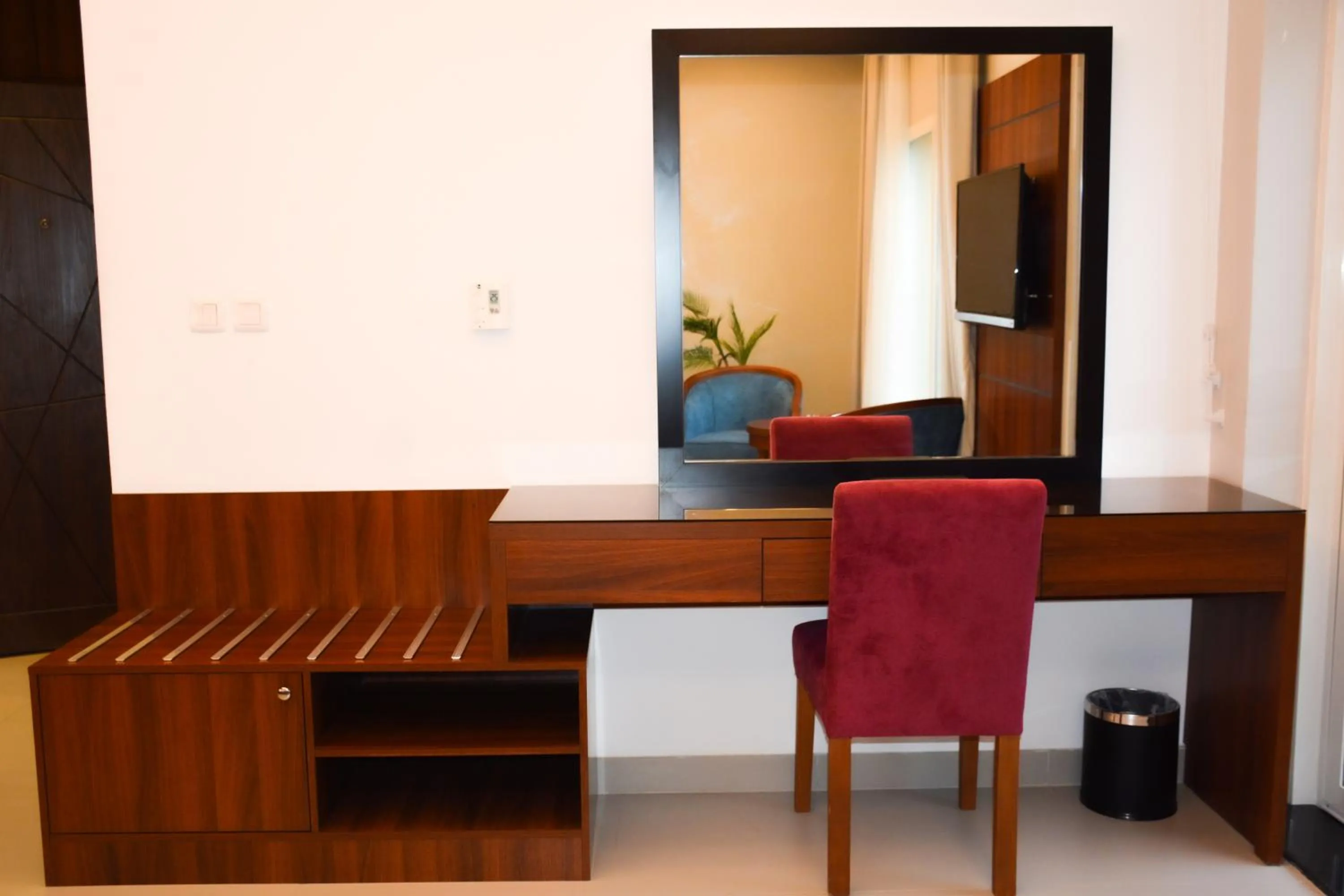 TV and multimedia in Park Town Hotel
