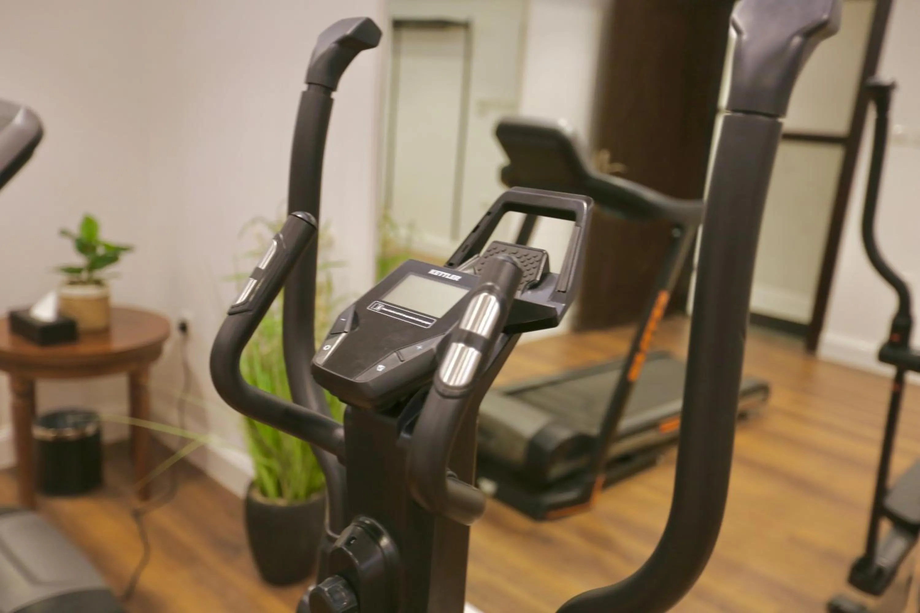 Fitness centre/facilities in Park Town Hotel