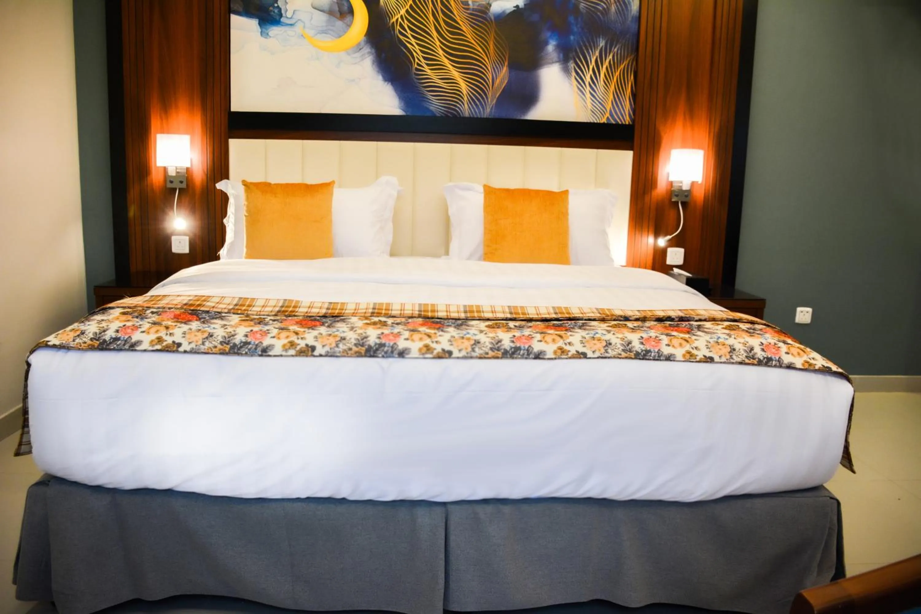 Bedroom, Bed in Park Town Hotel