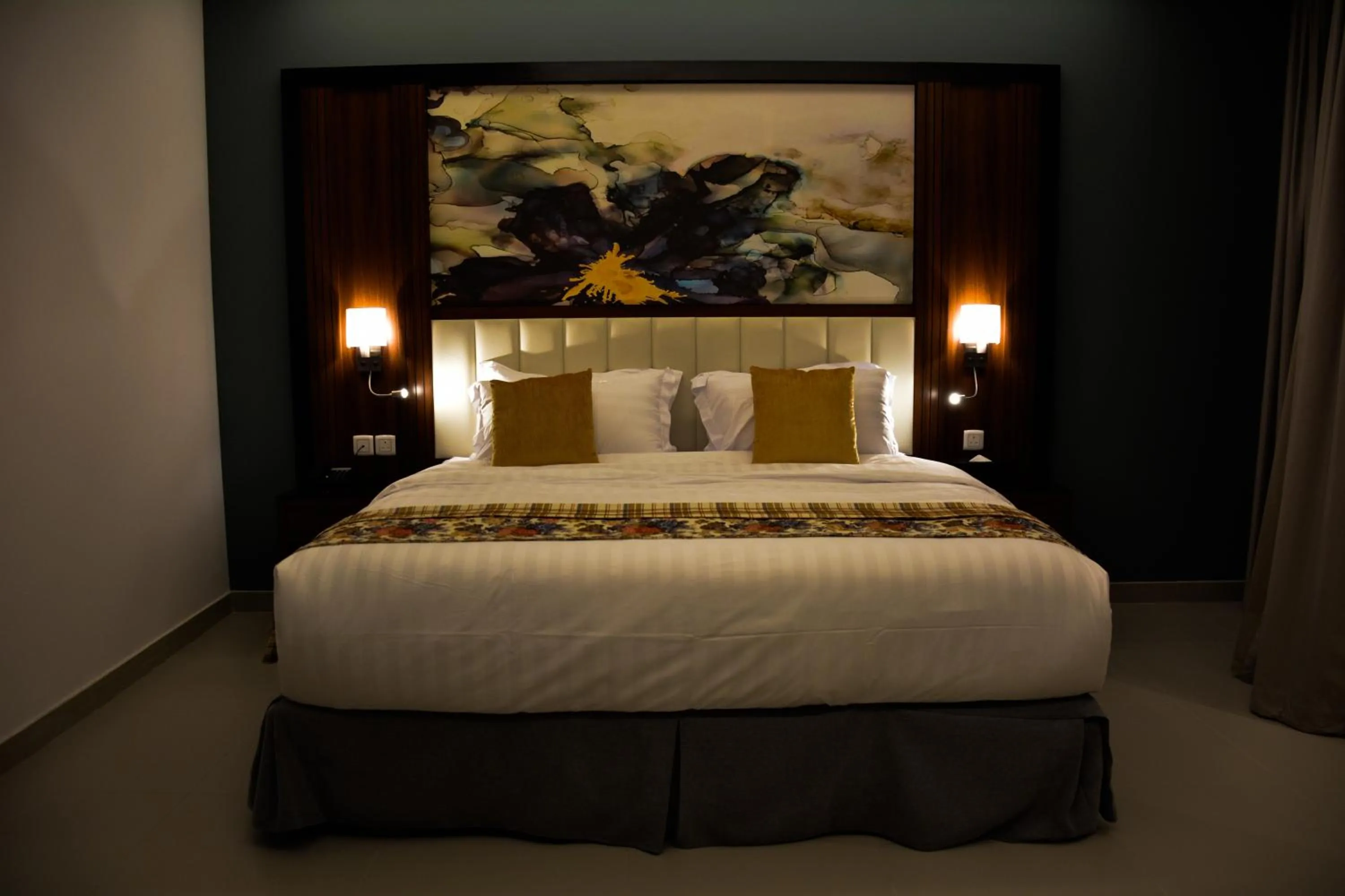 Bed in Park Town Hotel