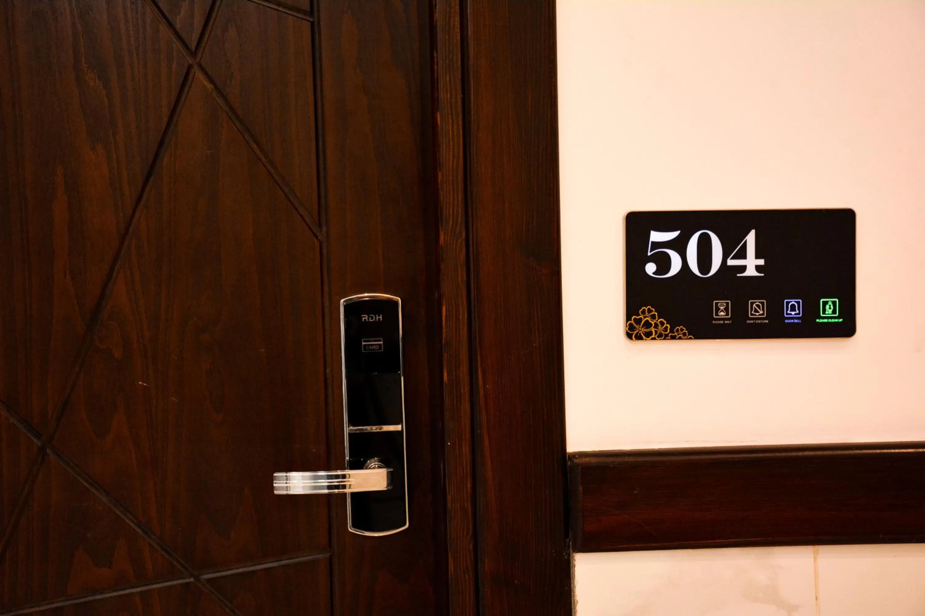Logo/Certificate/Sign in Park Town Hotel