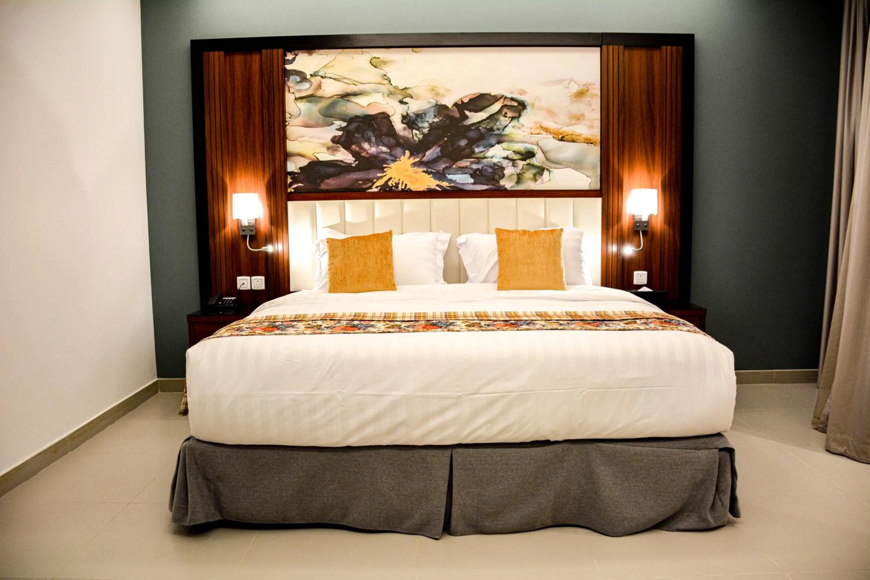 Bed in Park Town Hotel