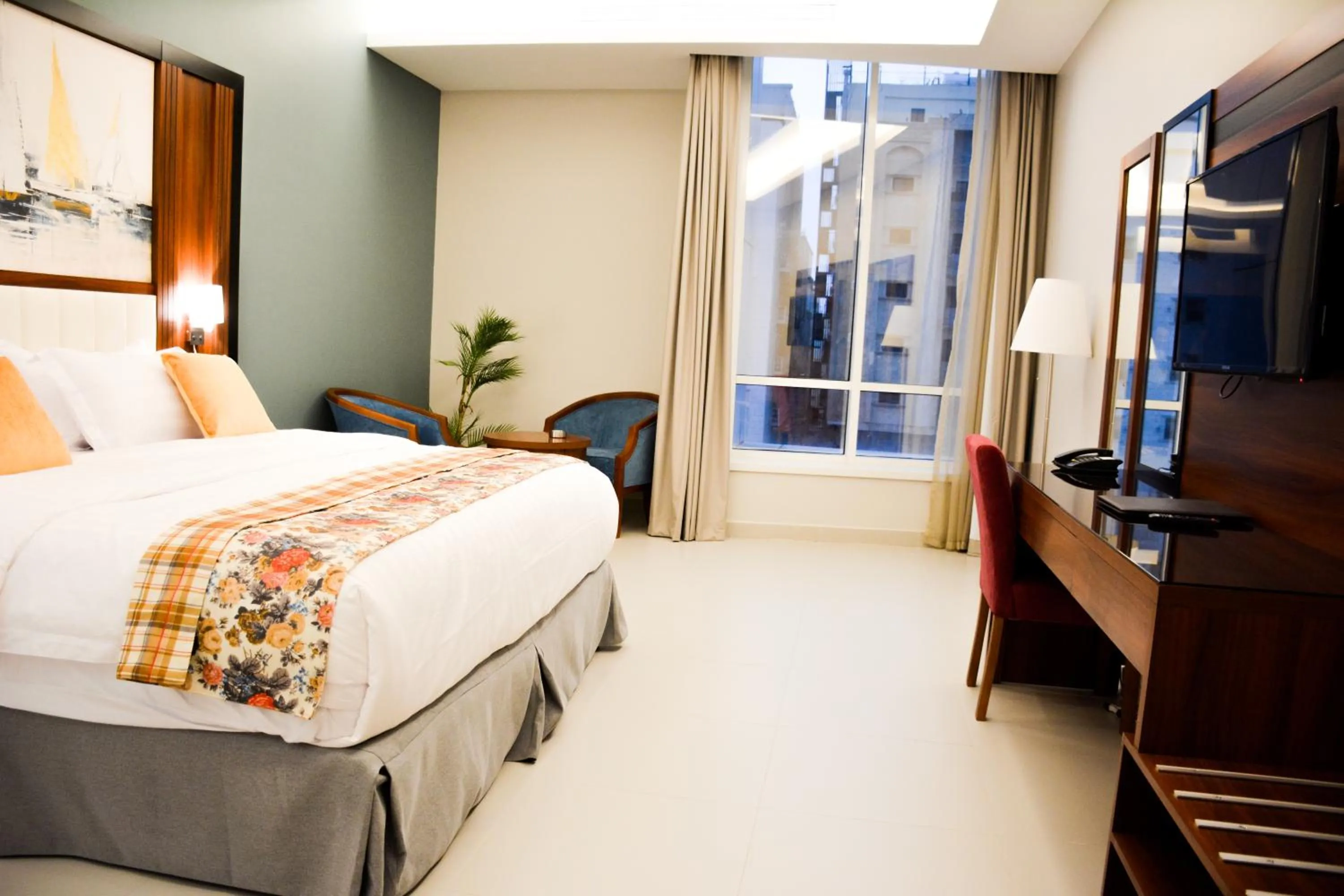 Bedroom, Bed in Park Town Hotel