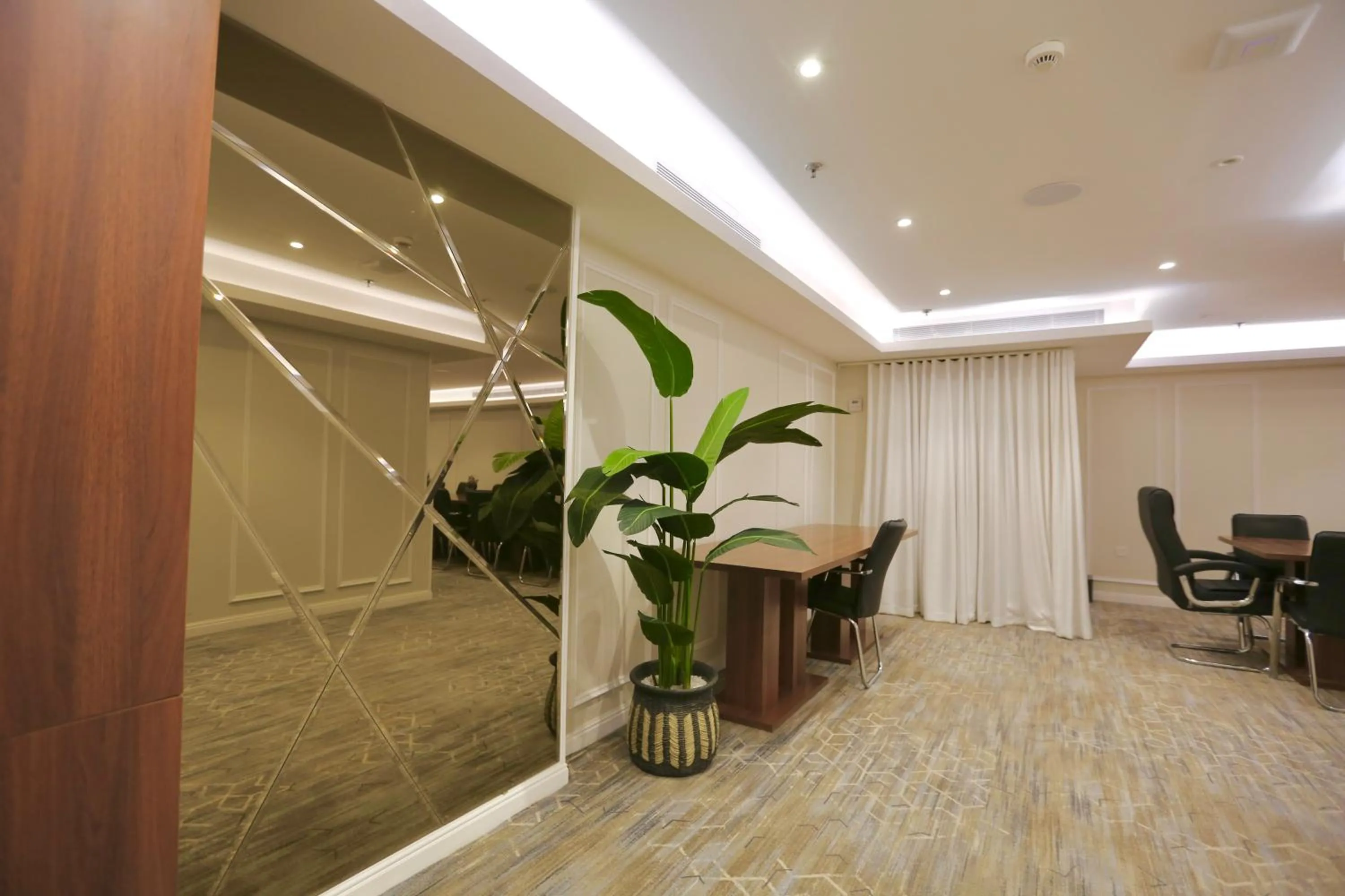 Meeting/conference room in Park Town Hotel
