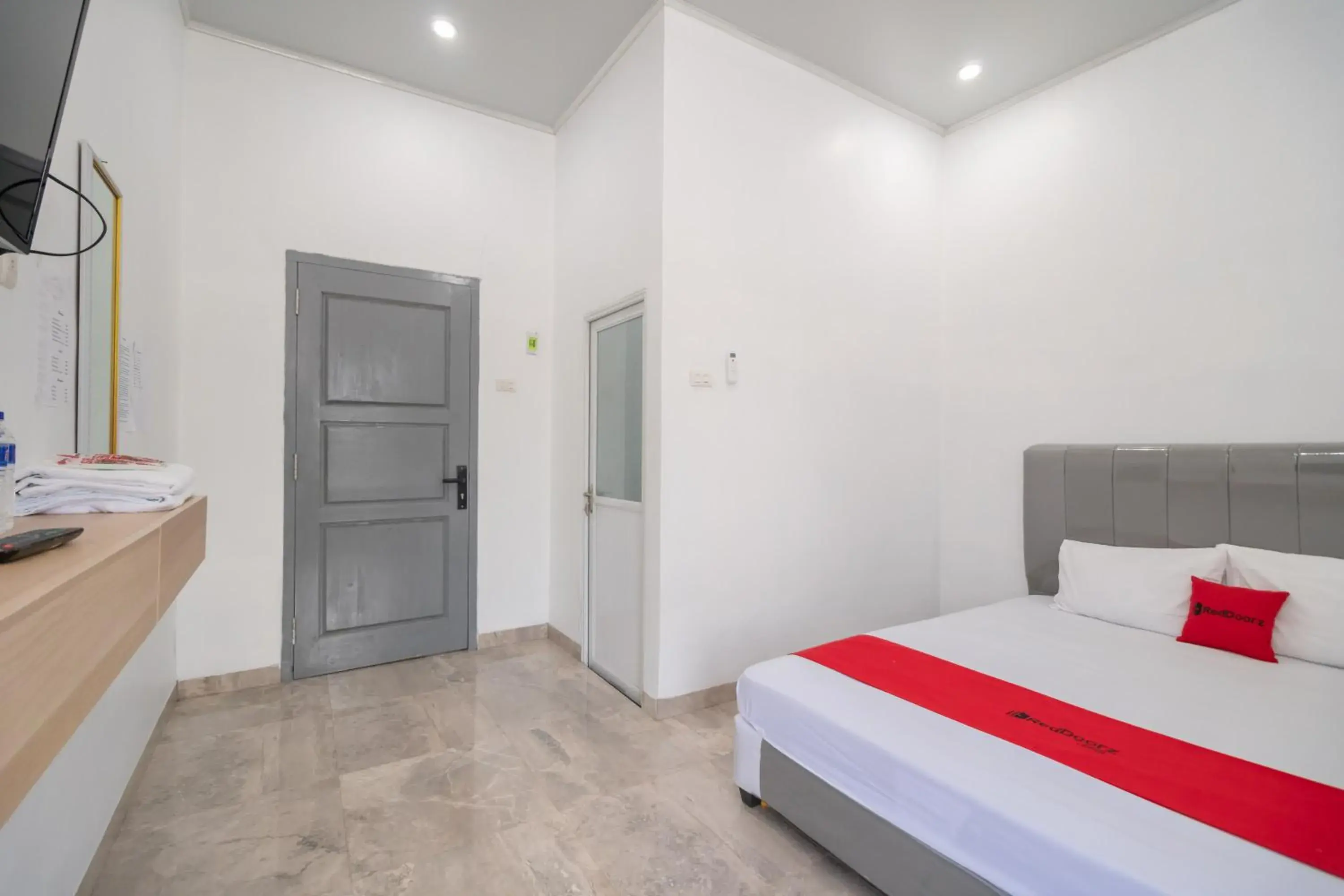 Bed in RedDoorz near Tugu Coklat Pesawaran Lampung Bed in RedDoorz near Tugu Coklat Pesawaran Lampung