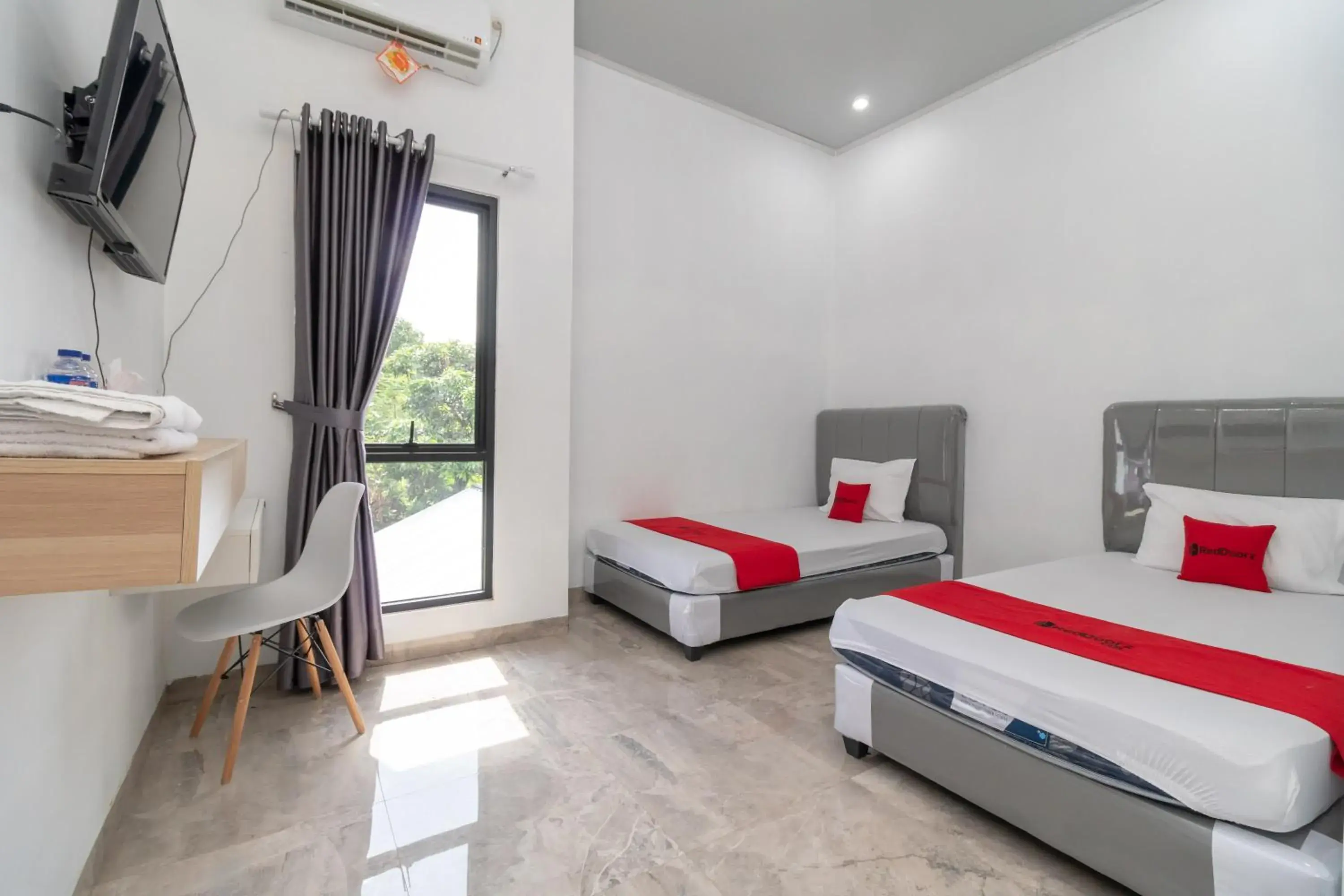 Bed in RedDoorz near Tugu Coklat Pesawaran Lampung Bed in RedDoorz near Tugu Coklat Pesawaran Lampung