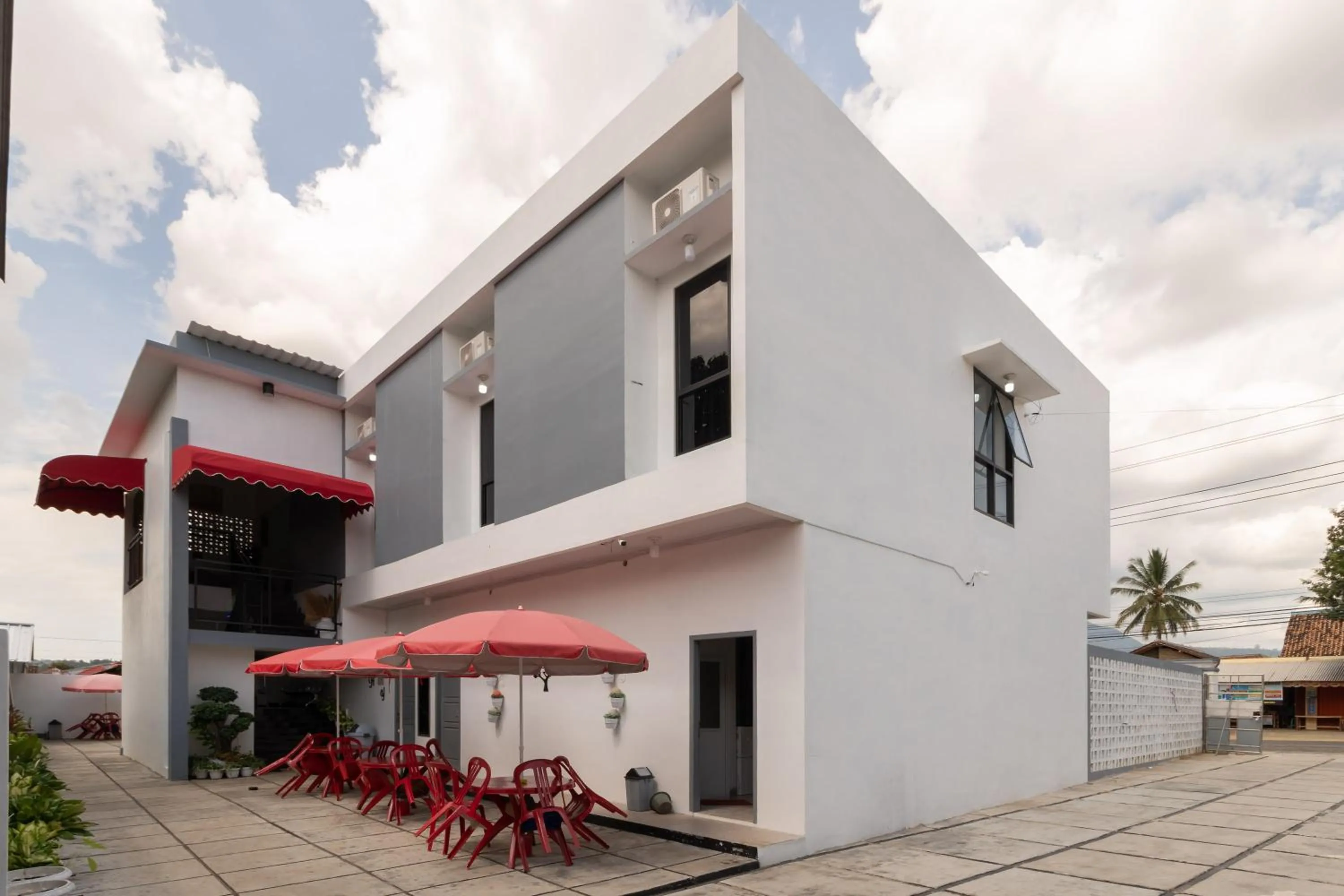 RedDoorz near Tugu Coklat Pesawaran Lampung