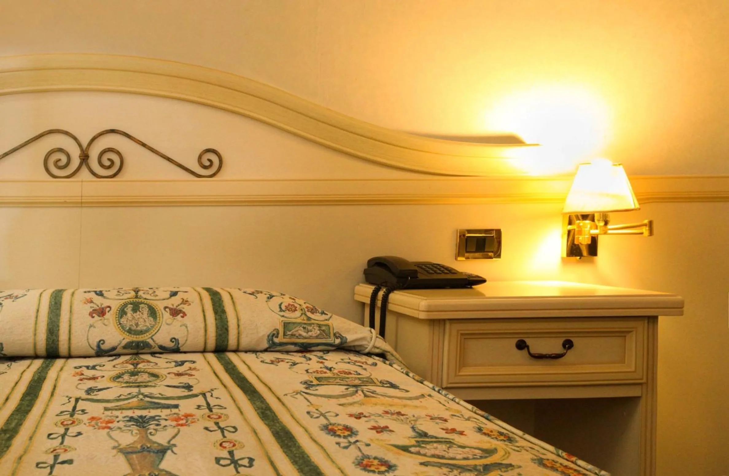 Animals in Hotel Kappa