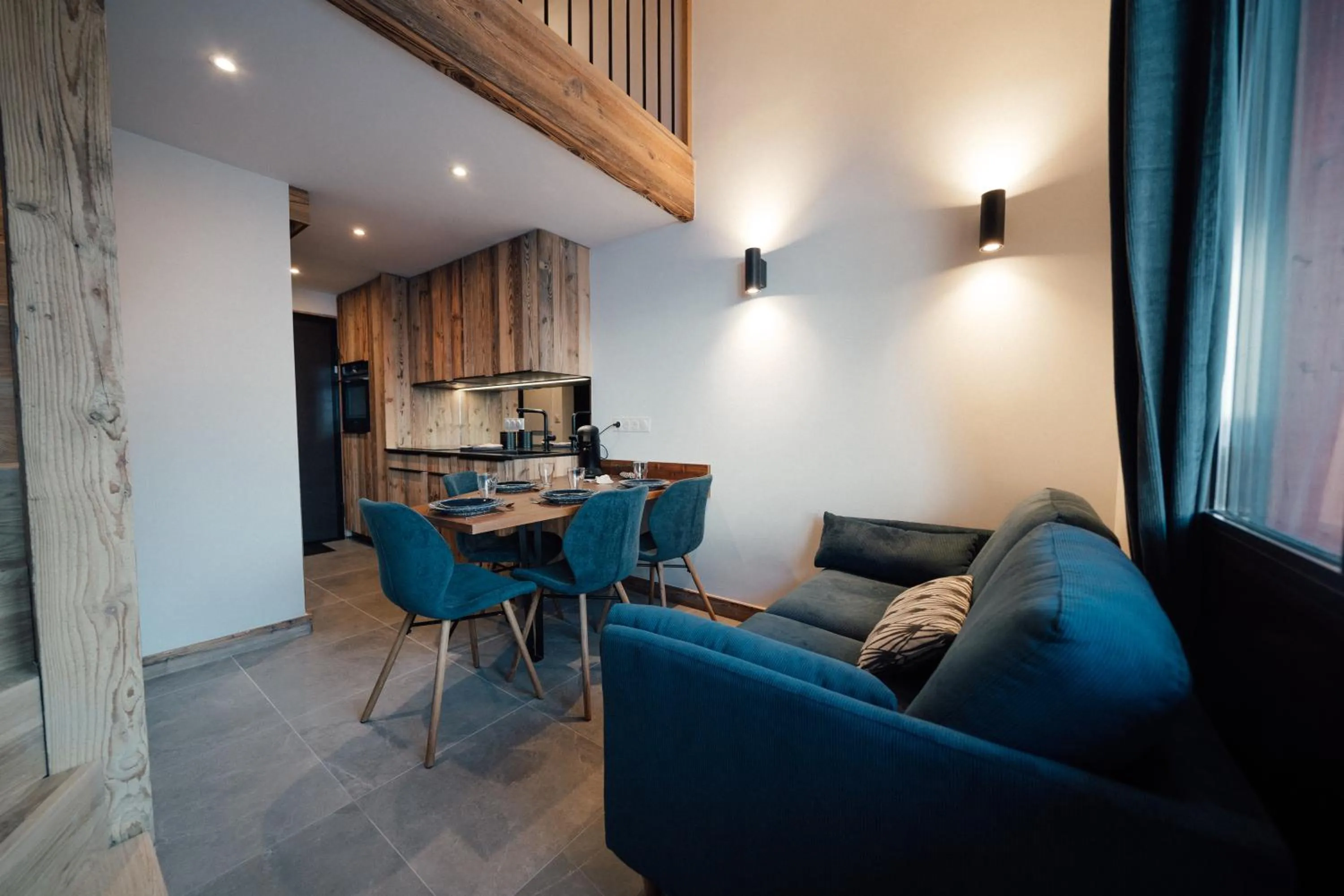 Studio Interlude by ExplorHome