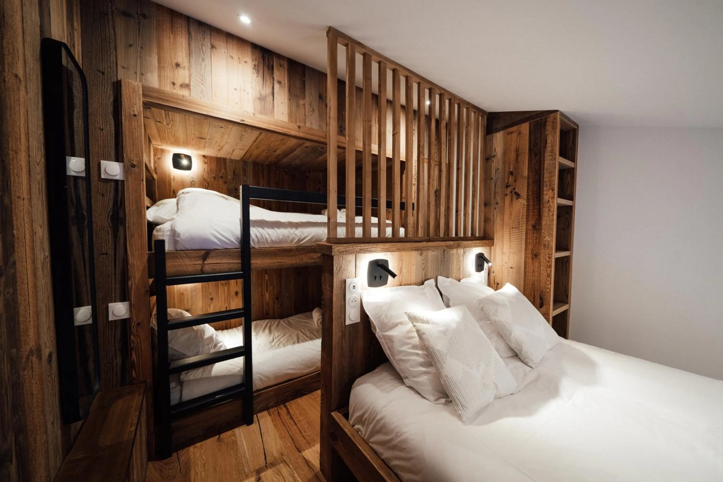 Studio Interlude by ExplorHome