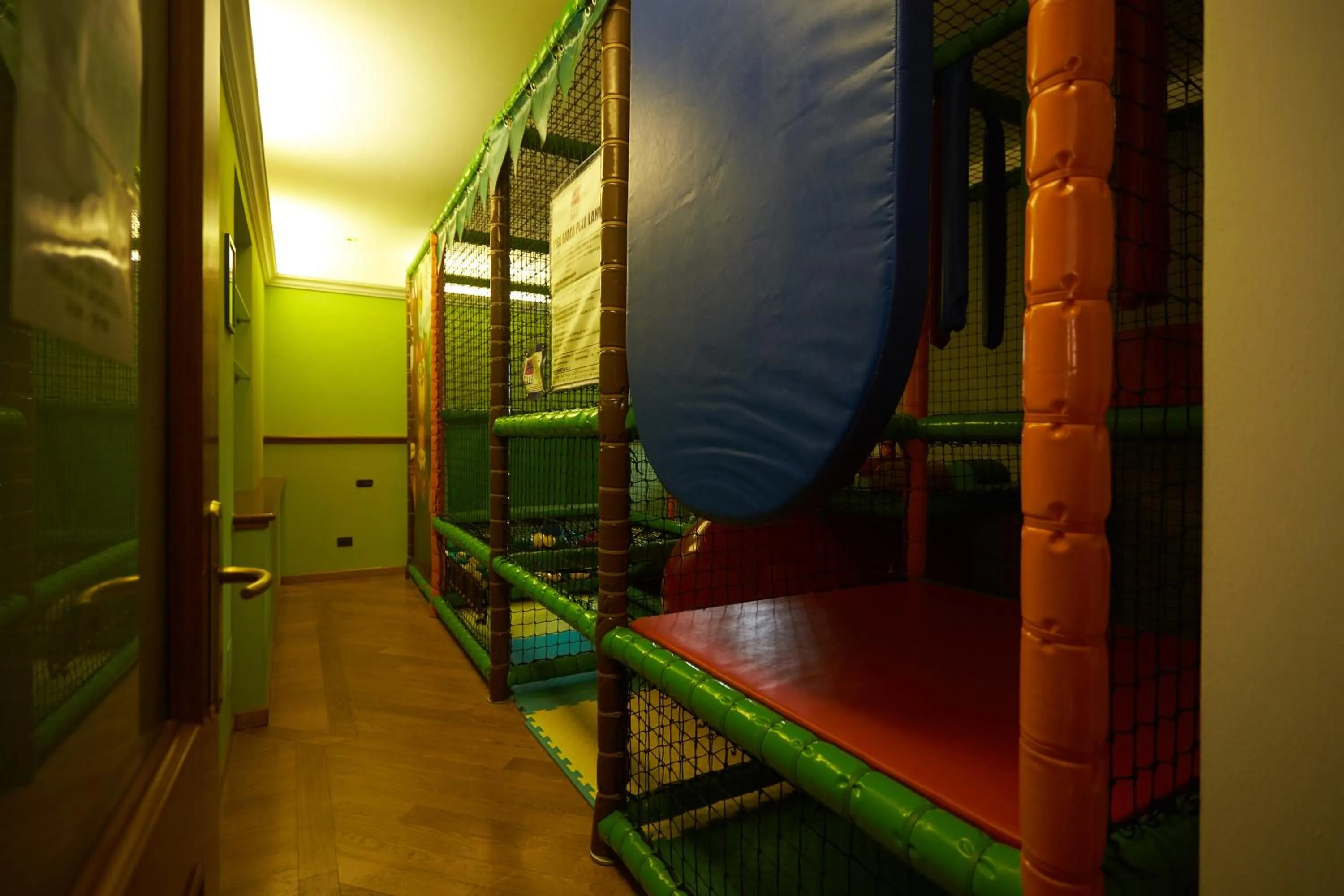 Children play ground, Bed in Harmony Suite Hotel