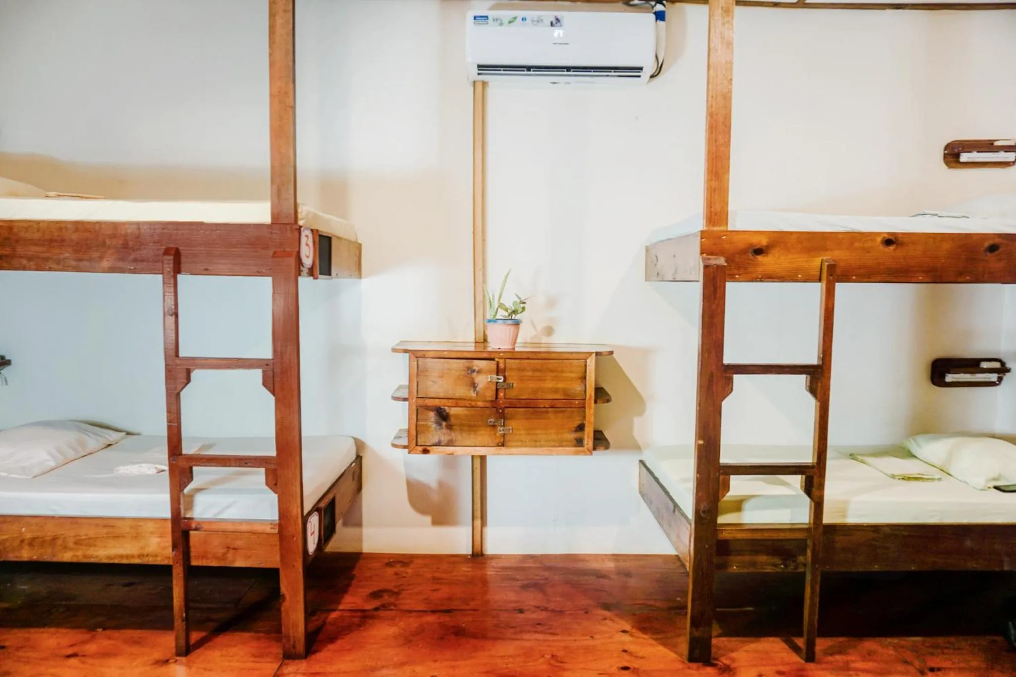 bunk bed, Bed in Aqua Lounge
