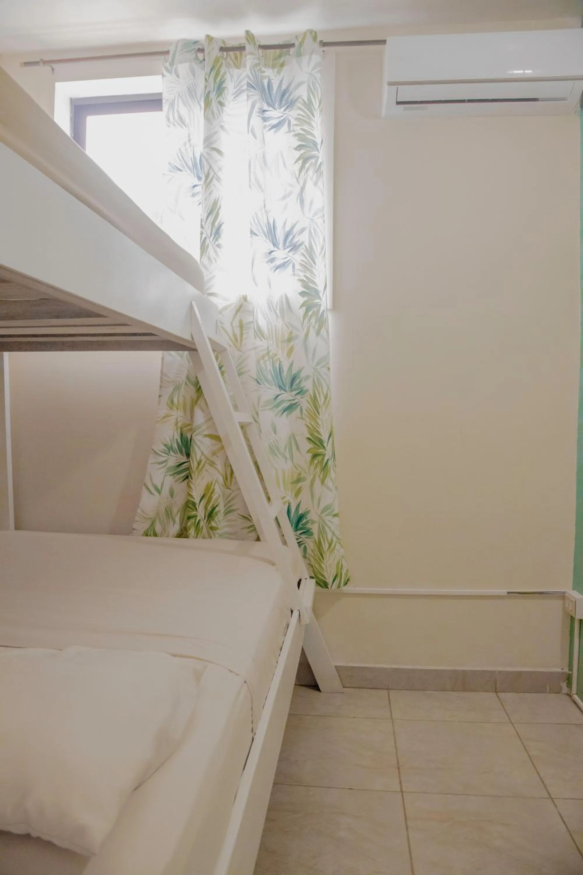 air conditioner, Bed in Aqua Lounge