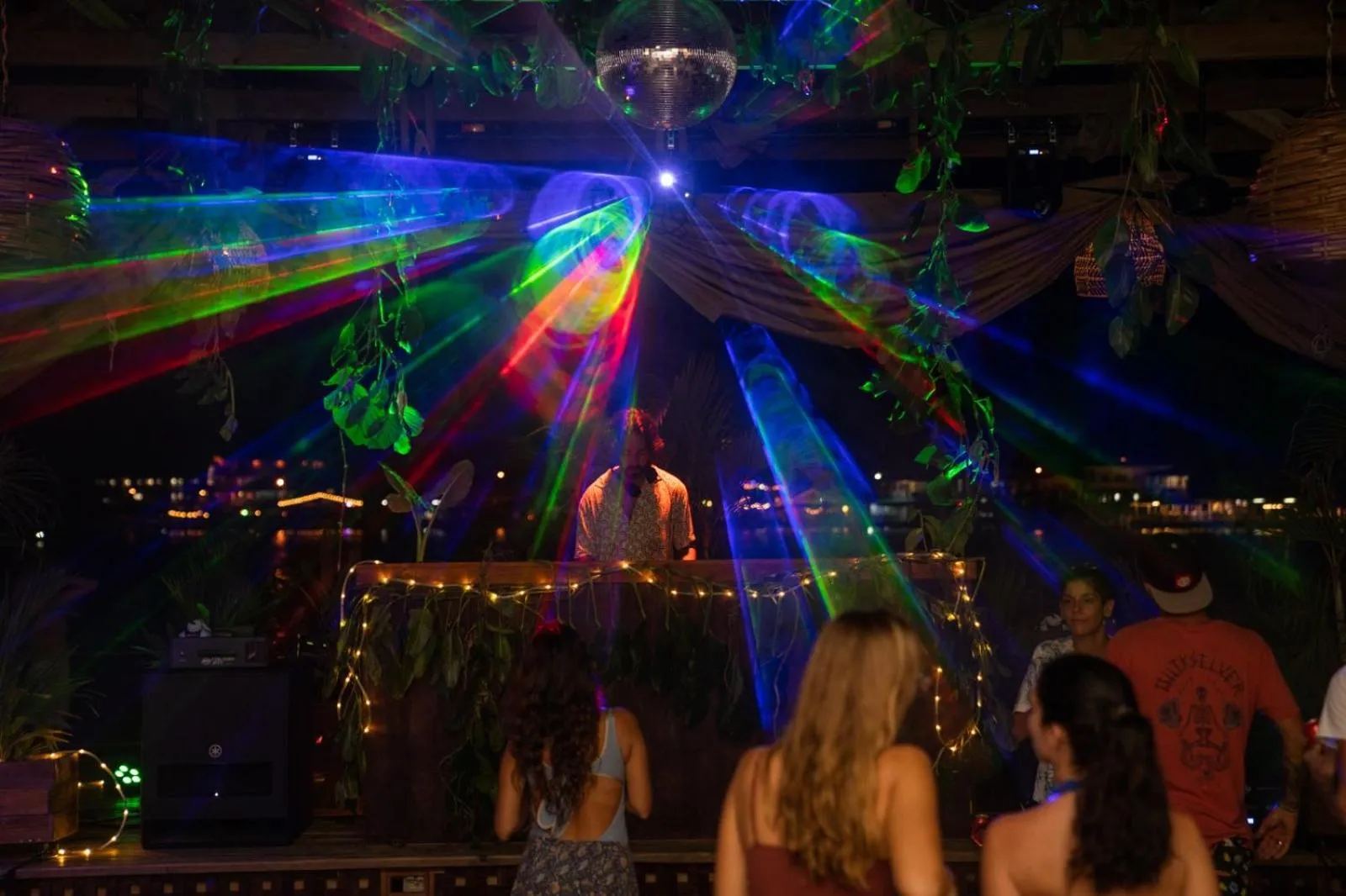 Nightclub / DJ in Aqua Lounge