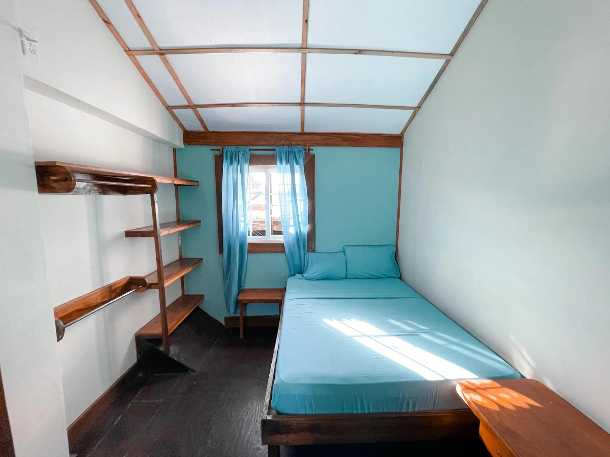bunk bed, Bed in Aqua Lounge