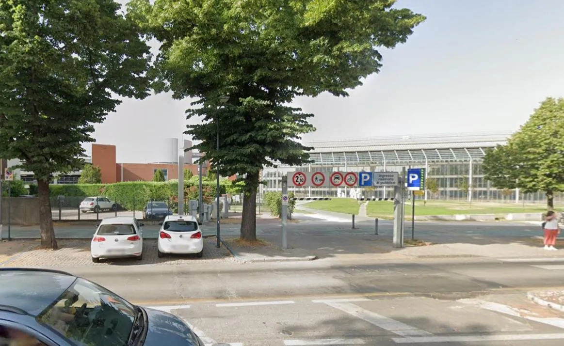 Parking in Savoy Hotel