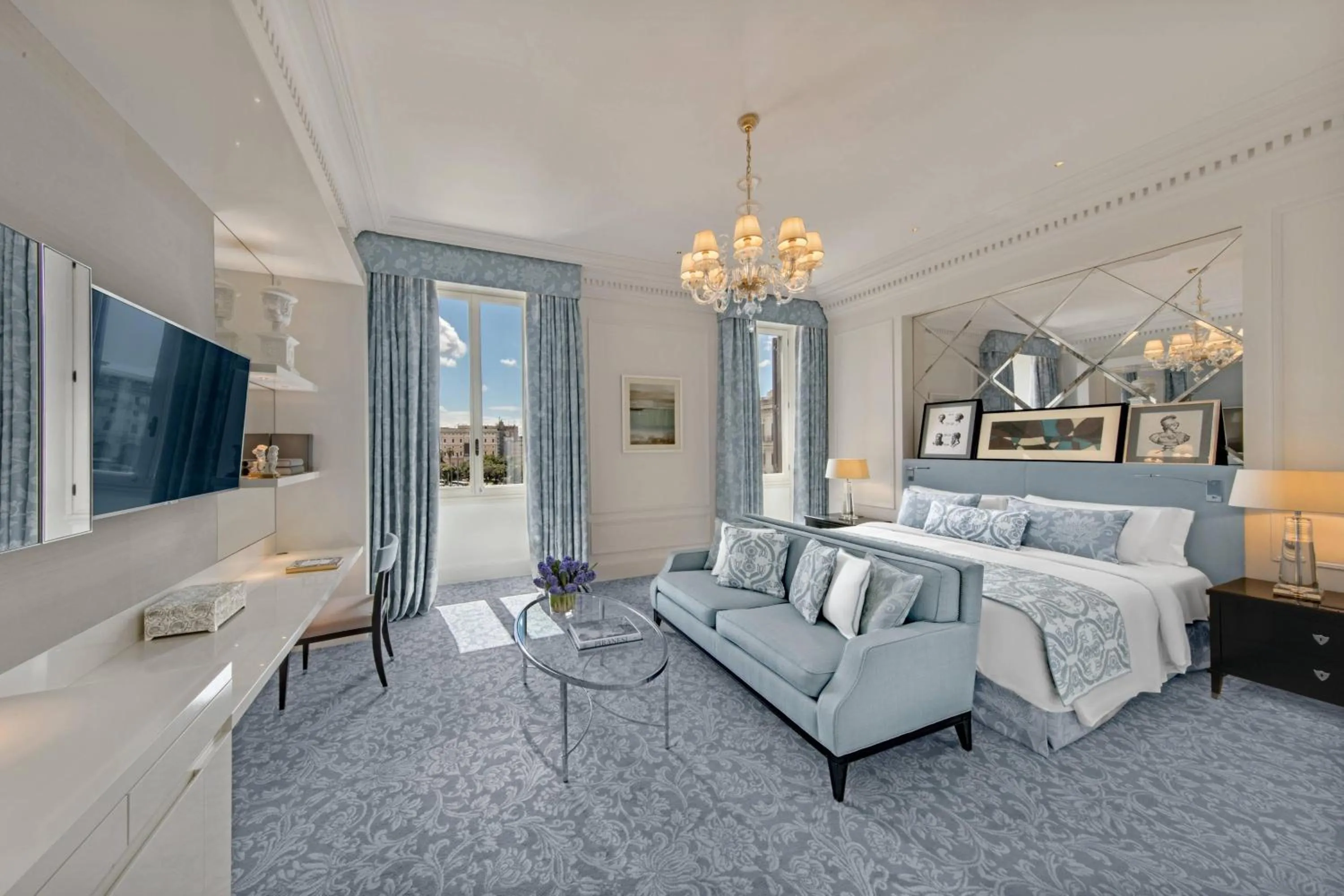 Photo of the whole room in The St. Regis Rome