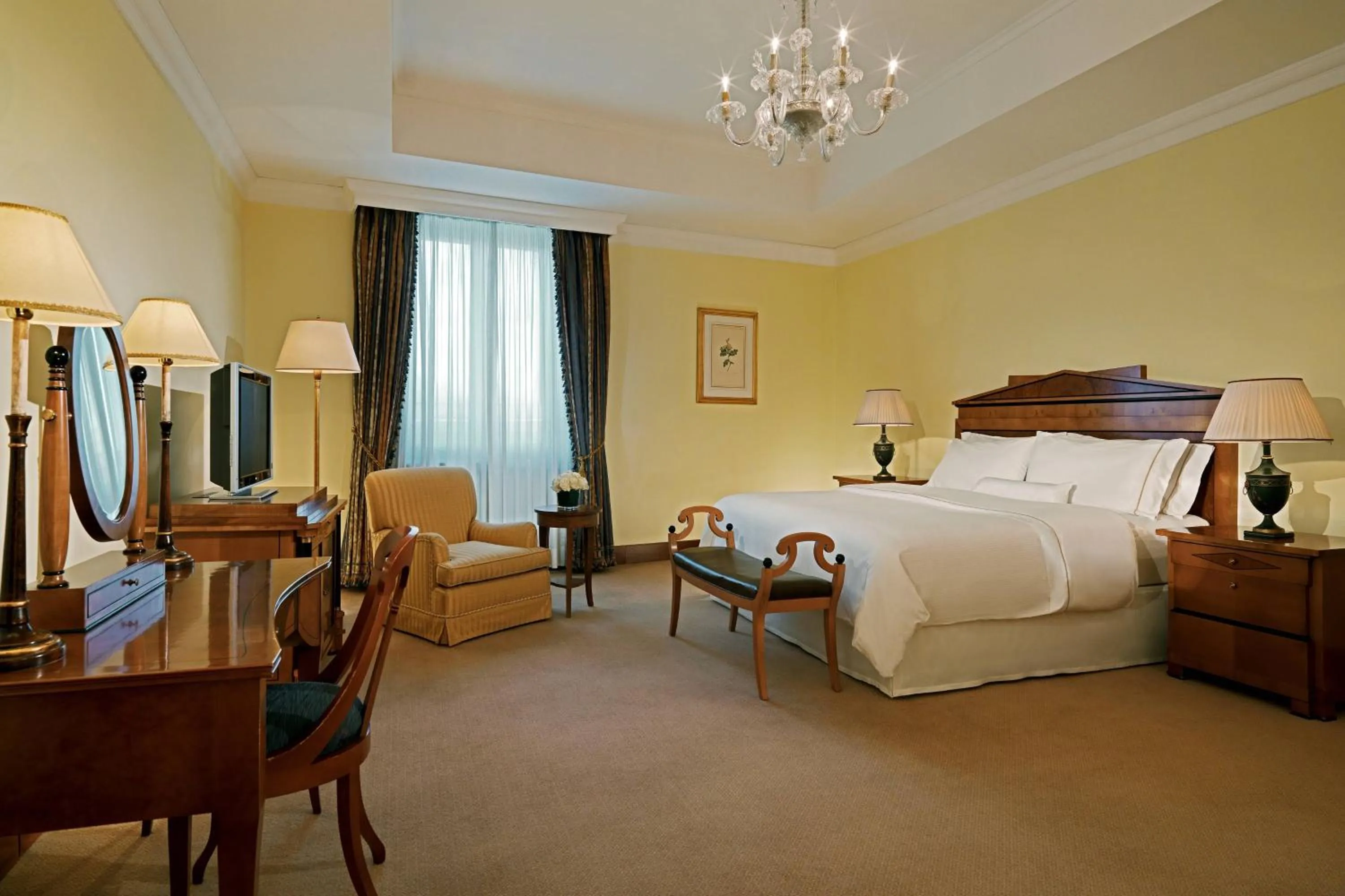 Bedroom, Bed in The Westin Excelsior, Rome