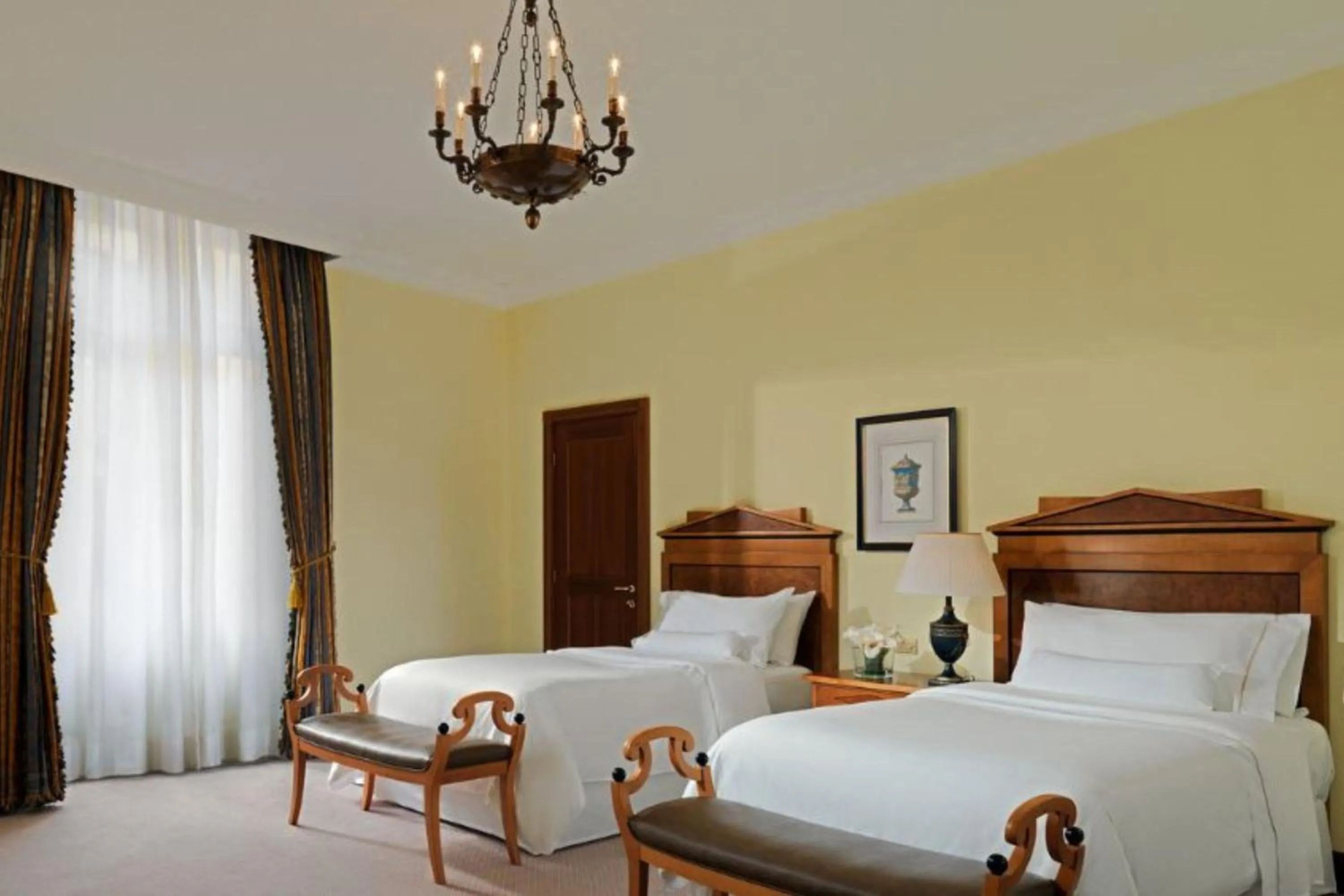 Photo of the whole room, Bed in The Westin Excelsior, Rome