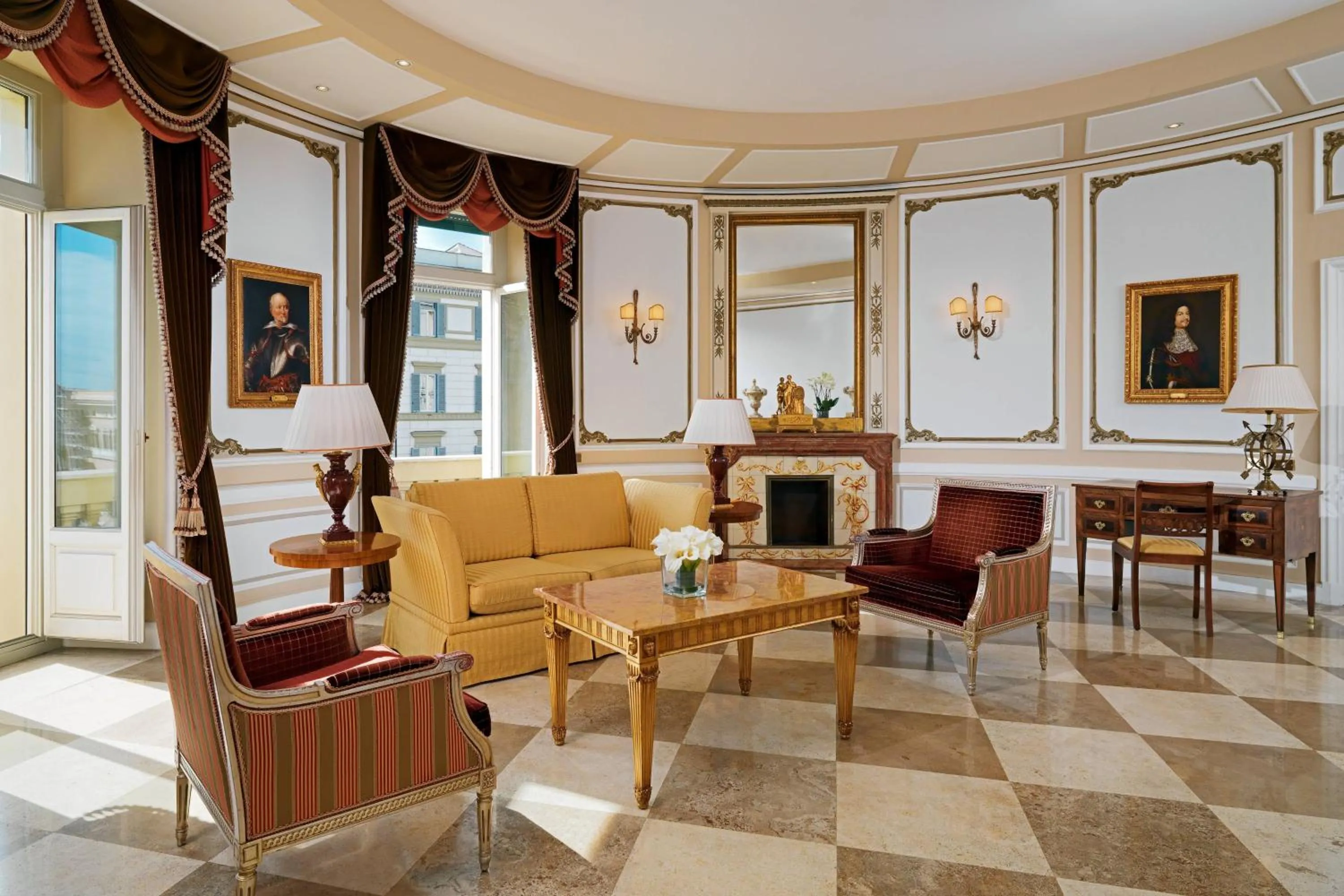 Living room in The Westin Excelsior, Rome