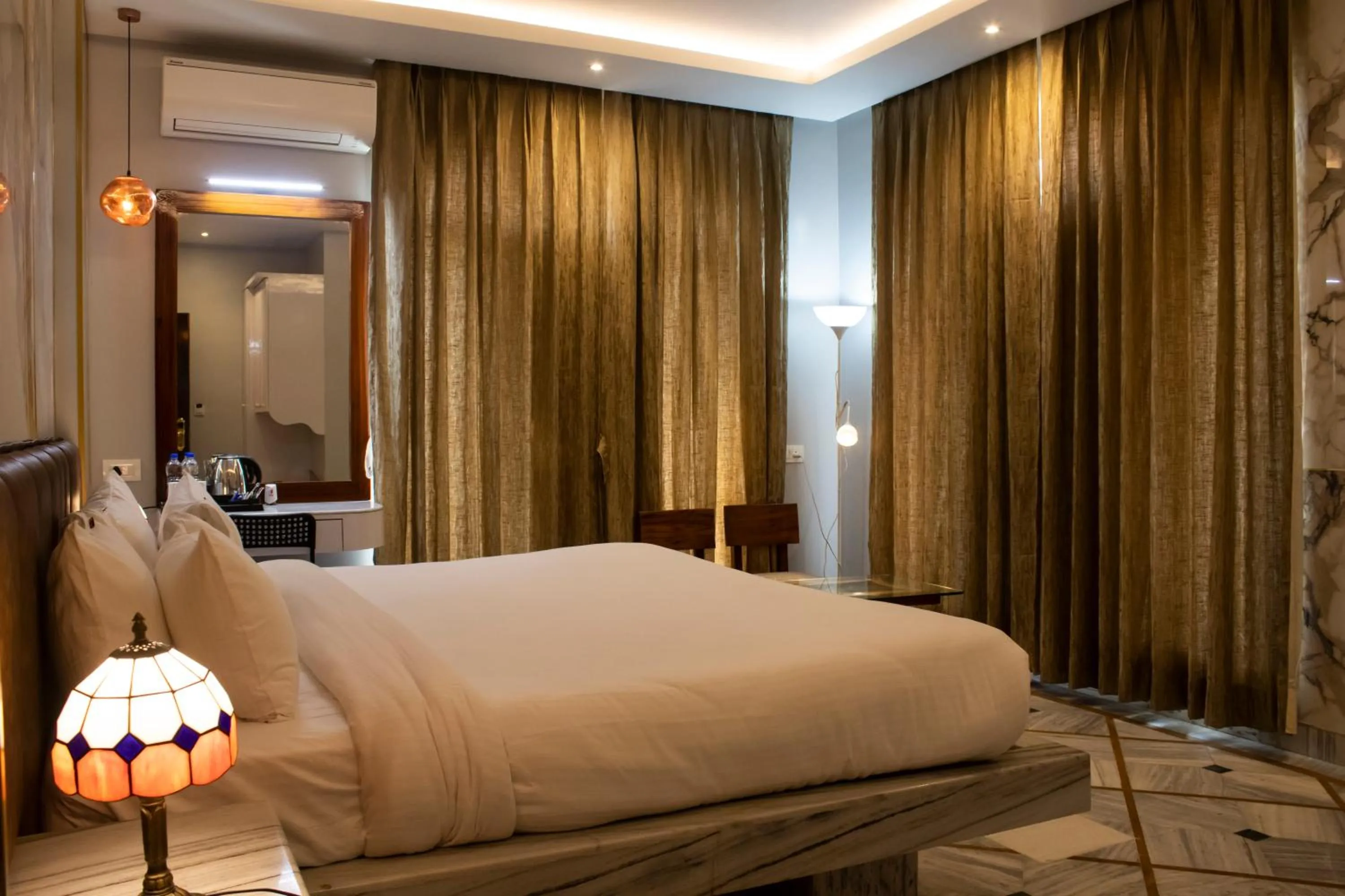 Bedroom, Bed in HOTEL RIO BENARAS