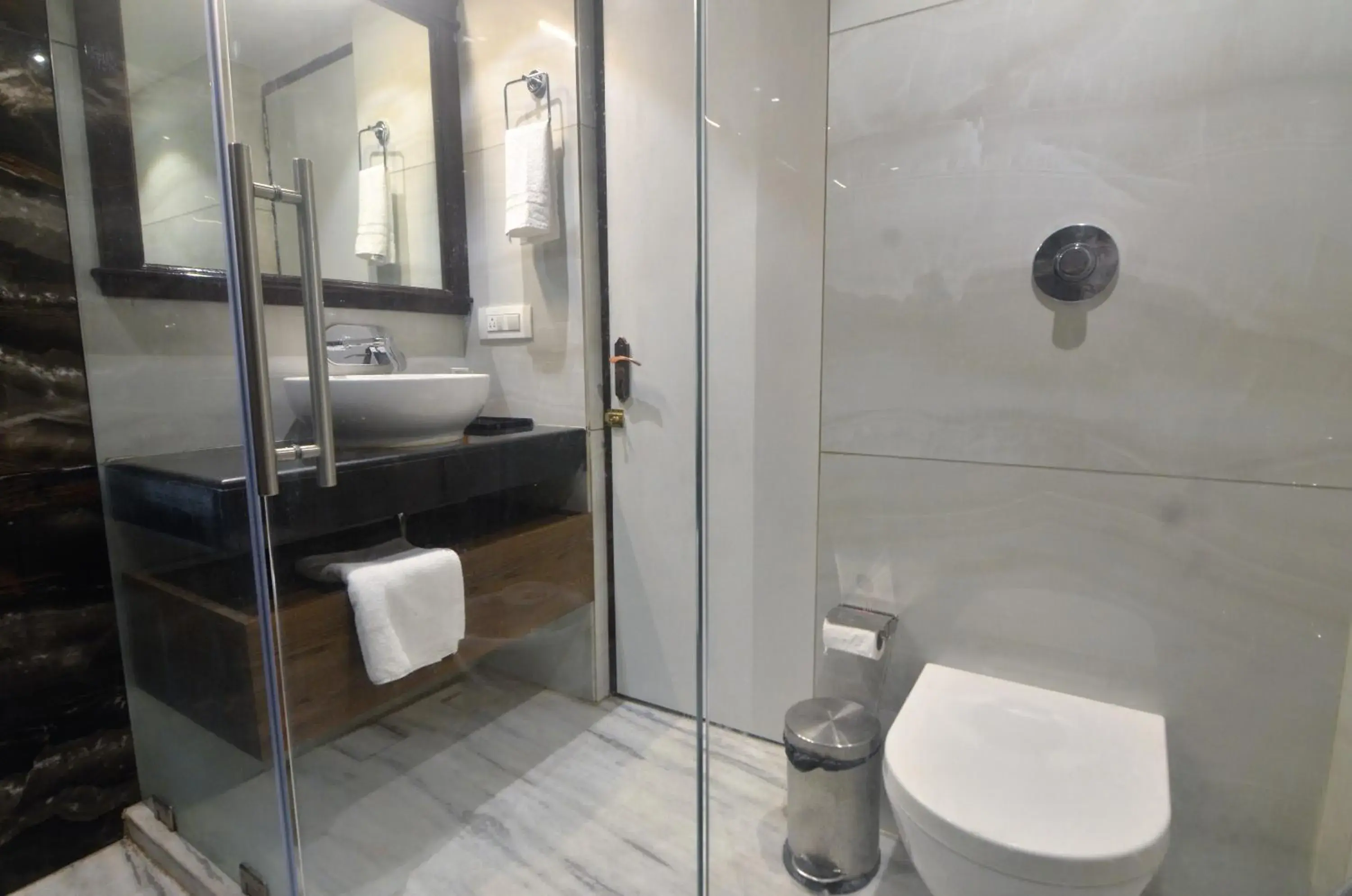 Bathroom in HOTEL RIO BENARAS Bathroom in HOTEL RIO BENARAS