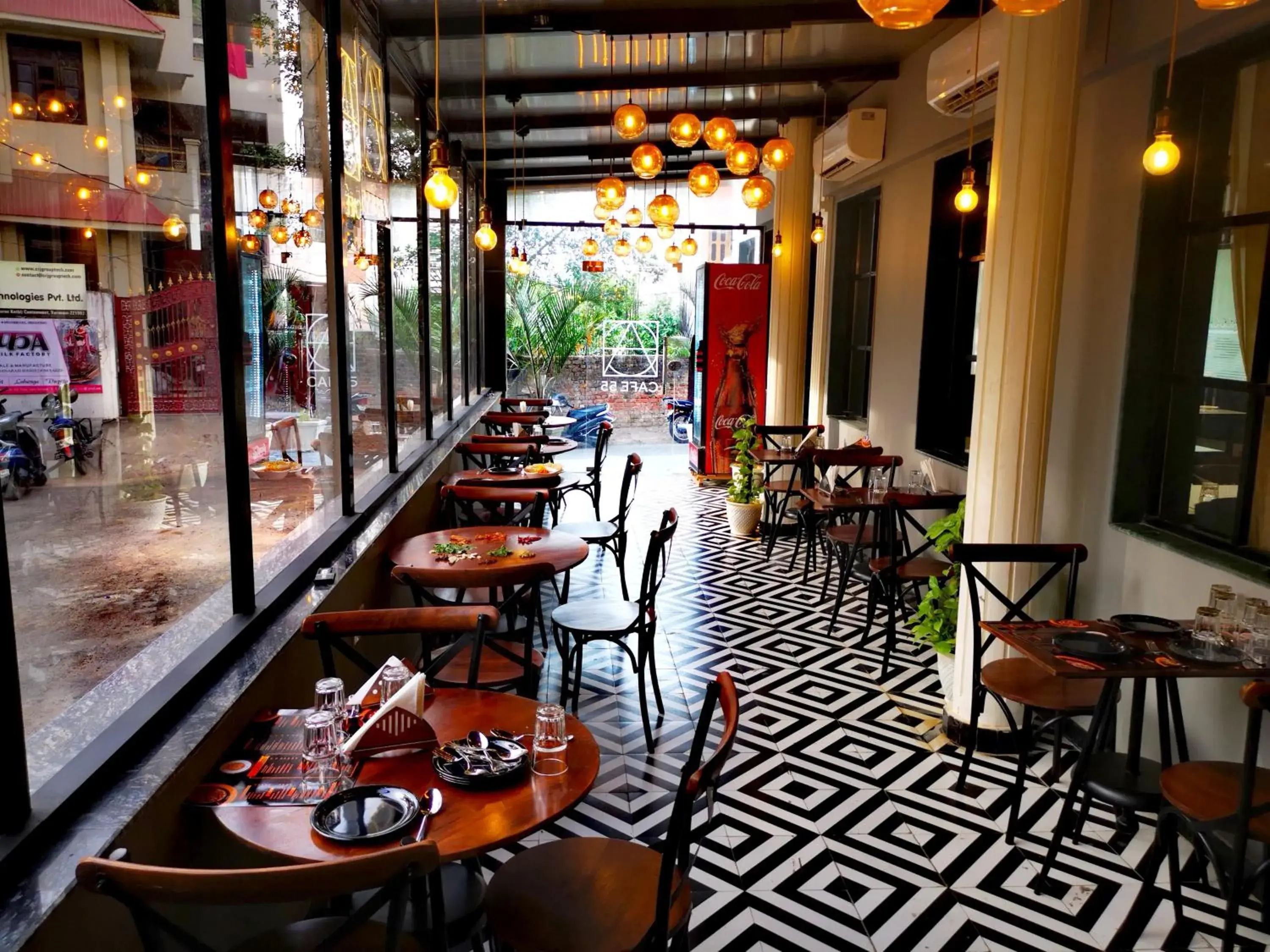 Restaurant/places to eat in HOTEL RIO BENARAS Restaurant/places to eat in HOTEL RIO BENARAS