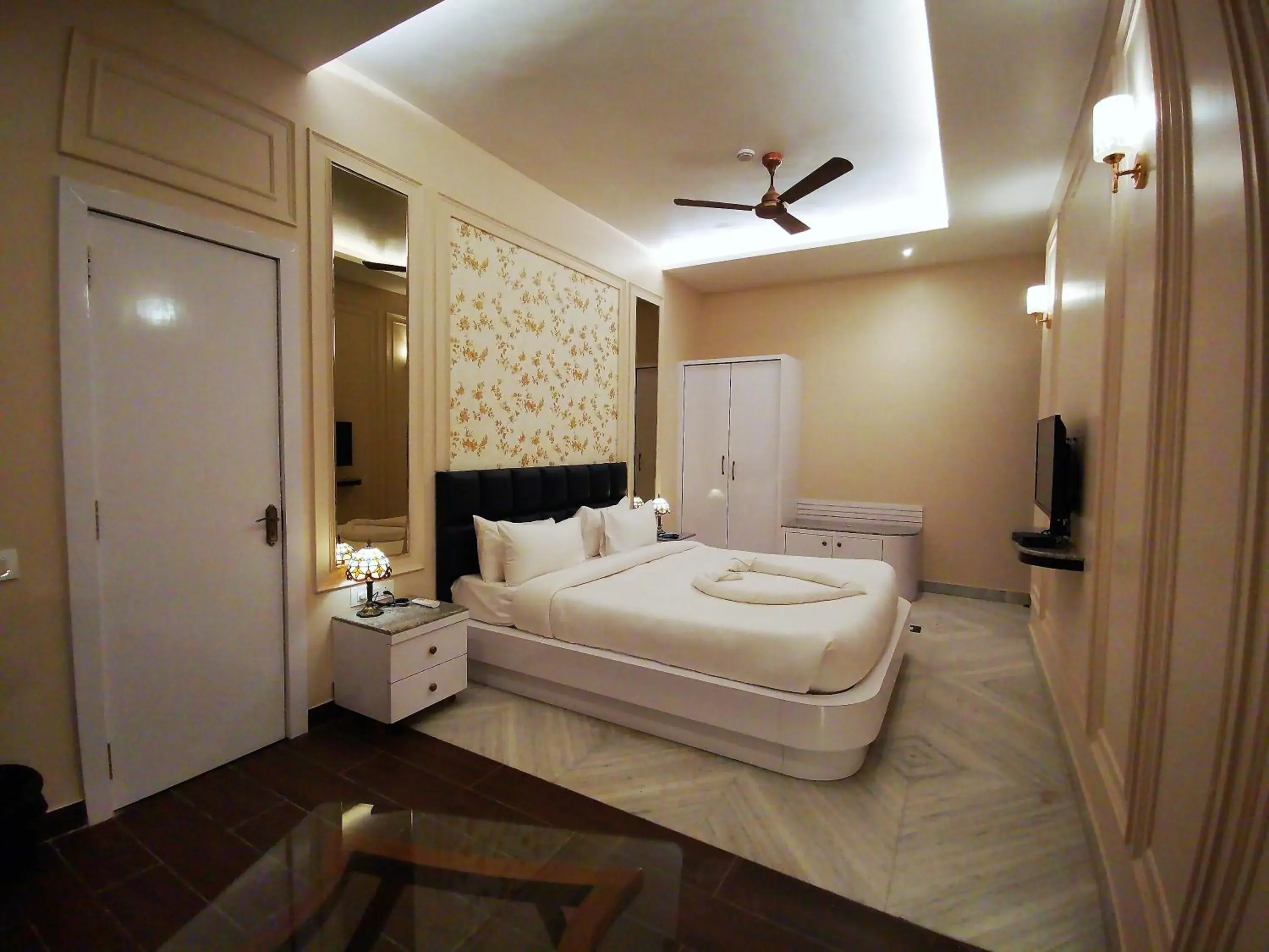 Bedroom, Bed in HOTEL RIO BENARAS Bedroom, Bed in HOTEL RIO BENARAS