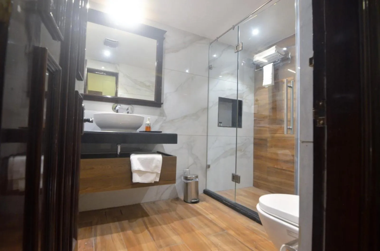 Bathroom in HOTEL RIO BENARAS