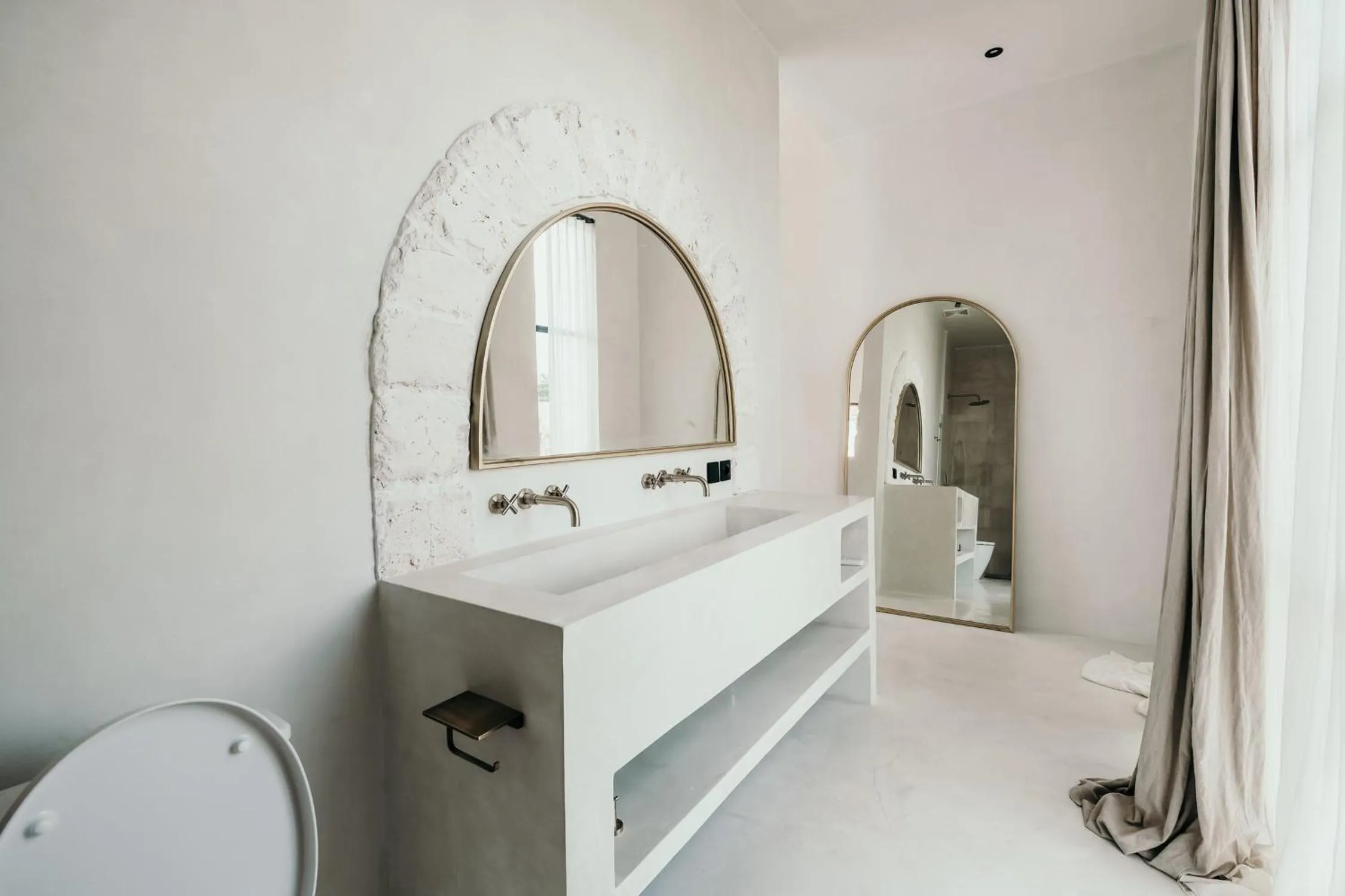 Bathroom, Bed in Villa A Canggu