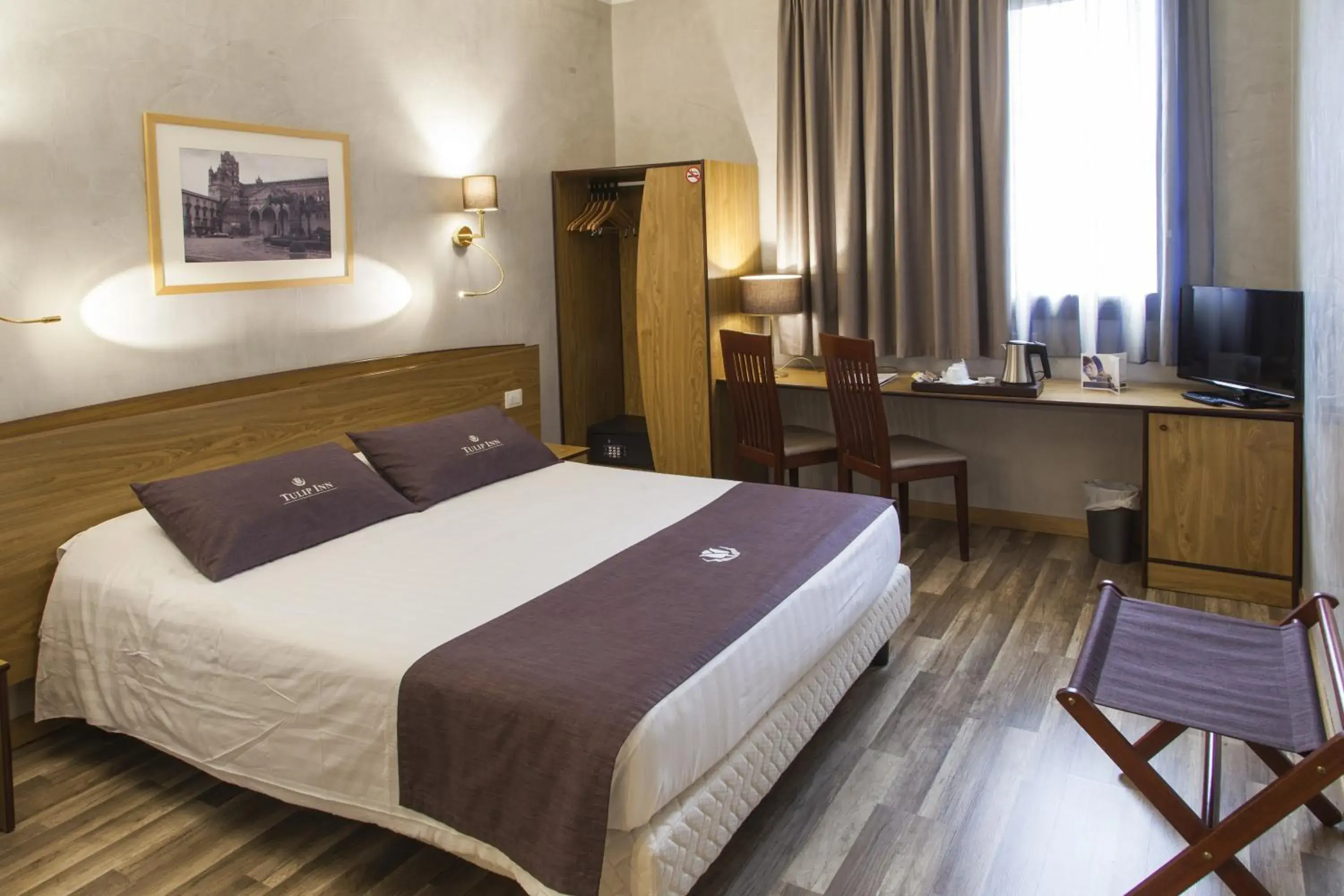 Spring, Bed in Tulip Inn Padova Spring, Bed in Tulip Inn Padova
