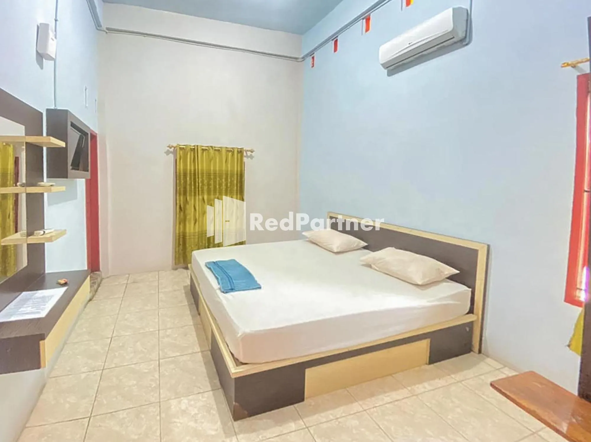 Bedroom, Bed in Homestay Tirtasari Pinrang City Center Mitra RedDoorz