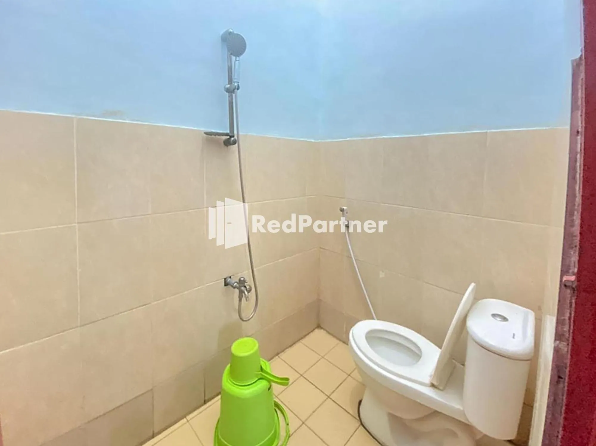 Bathroom in Homestay Tirtasari Pinrang City Center Mitra RedDoorz