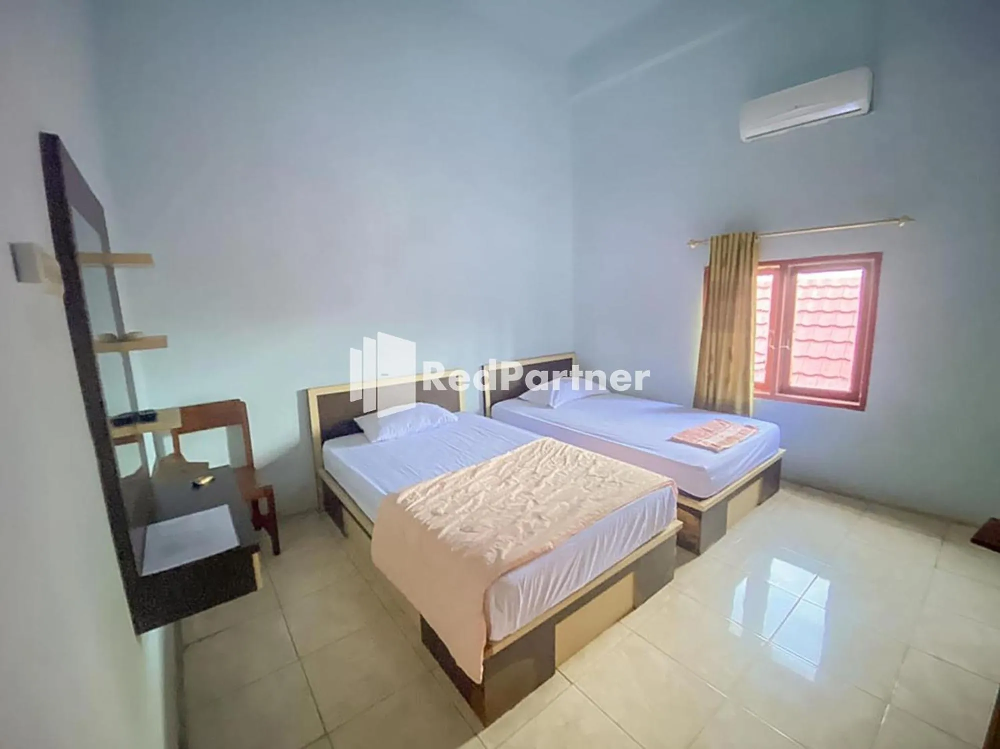 Bedroom, Bed in Homestay Tirtasari Pinrang City Center Mitra RedDoorz