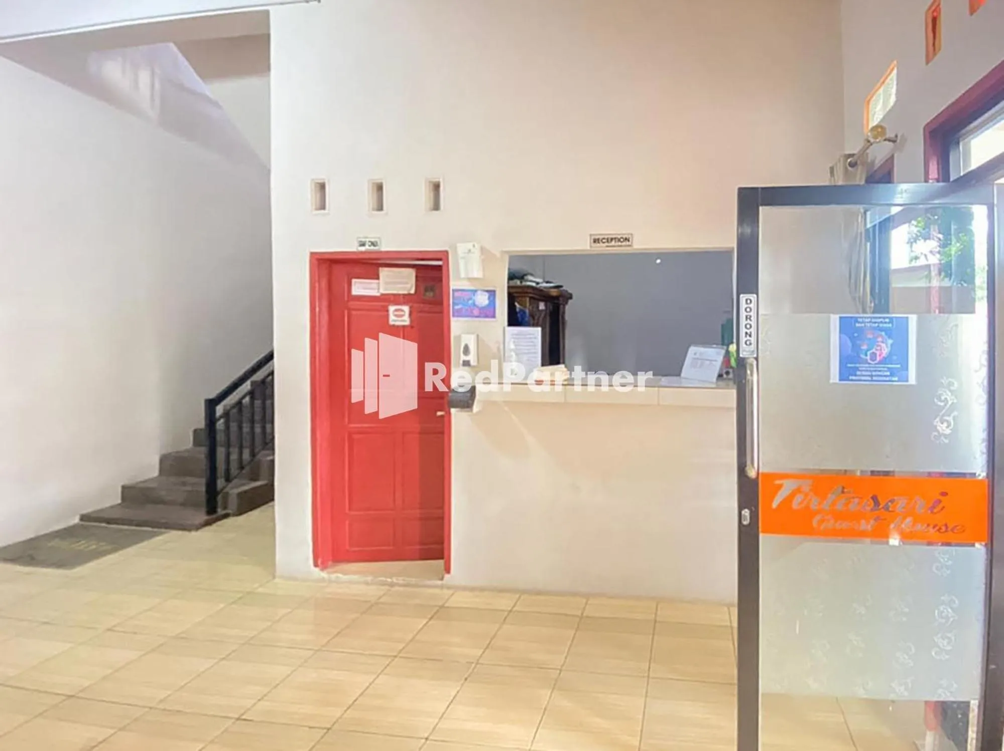 Lobby or reception in Homestay Tirtasari Pinrang City Center Mitra RedDoorz