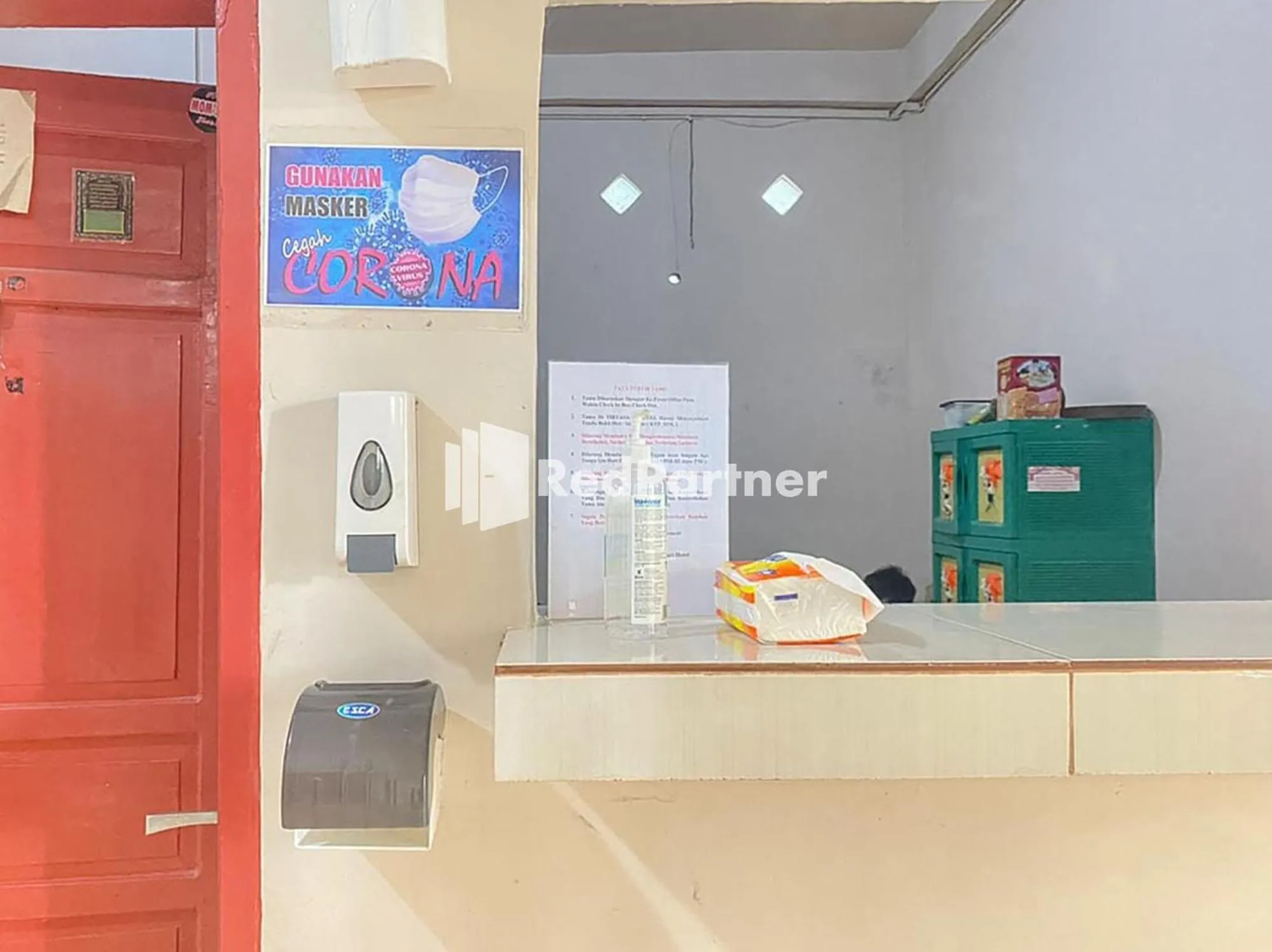 Lobby or reception in Homestay Tirtasari Pinrang City Center Mitra RedDoorz