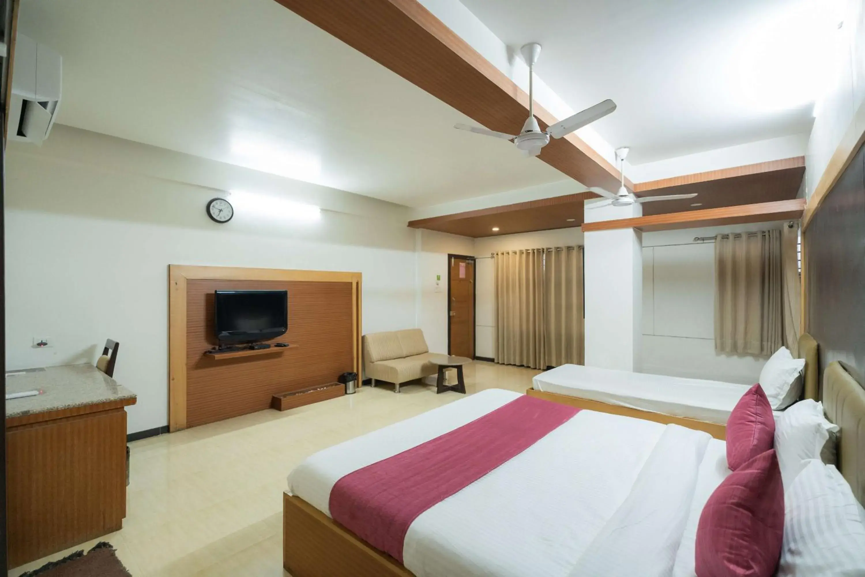 Two-Bedroom Suite in HOTEL RAMA RESIDENCY Two-Bedroom Suite in HOTEL RAMA RESIDENCY
