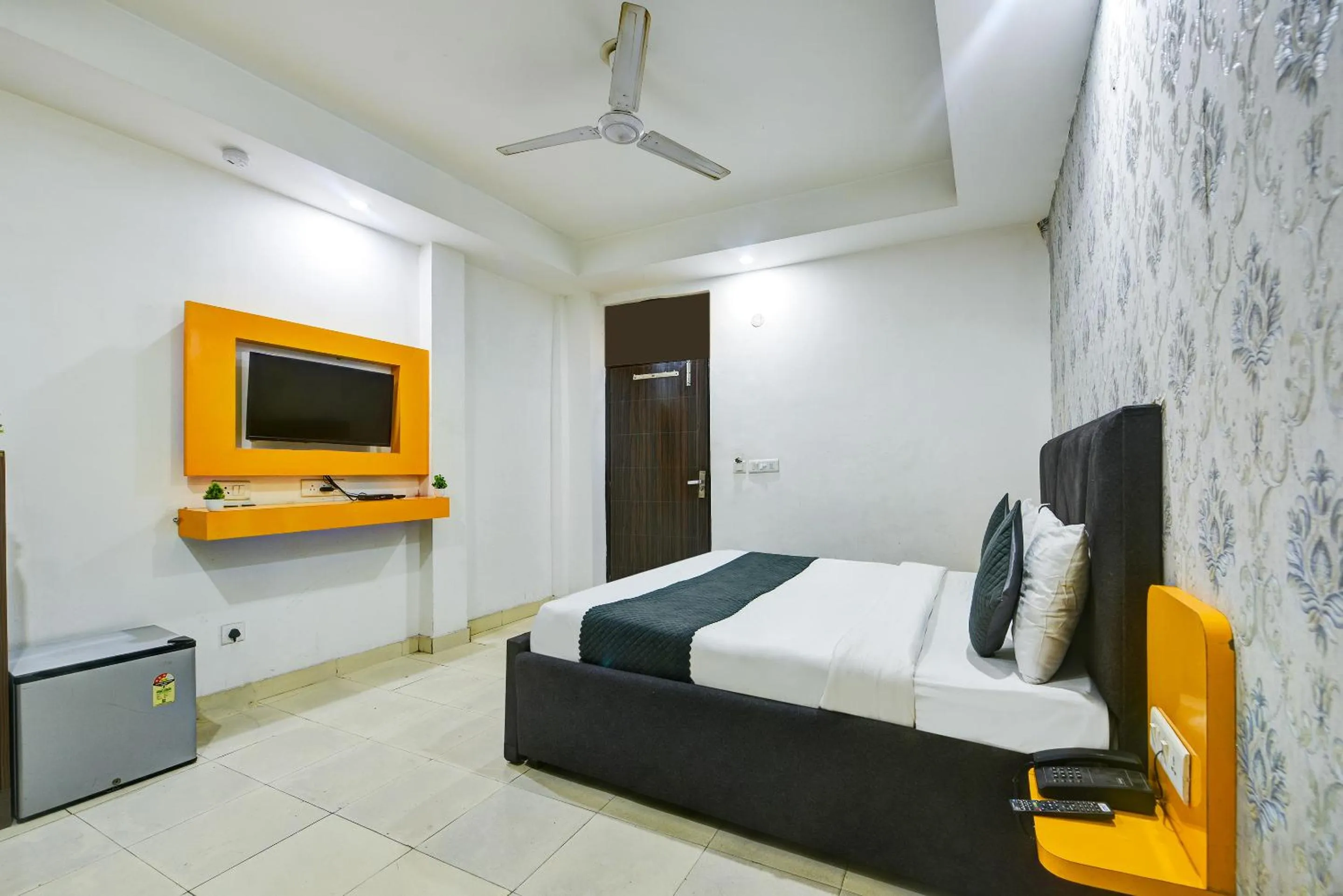 Bedroom, Bed in Hotel Platinum -Delhi Airport