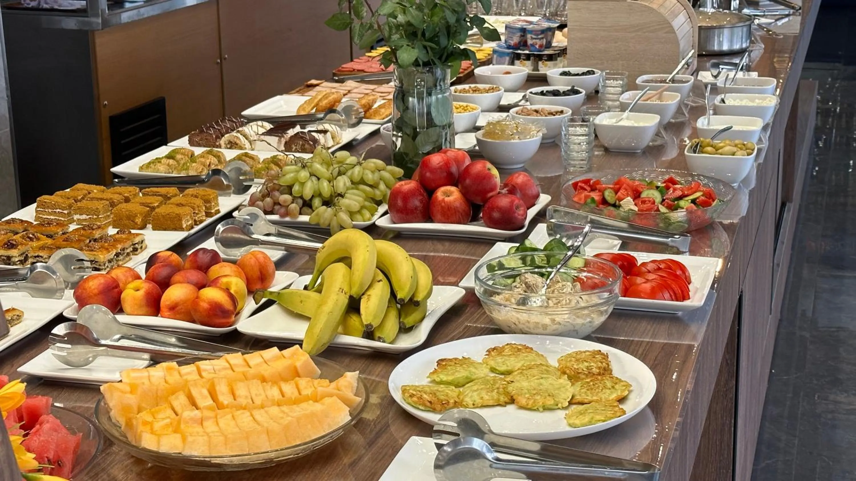Buffet breakfast in Rayyan Hotel & SPA Tashkent