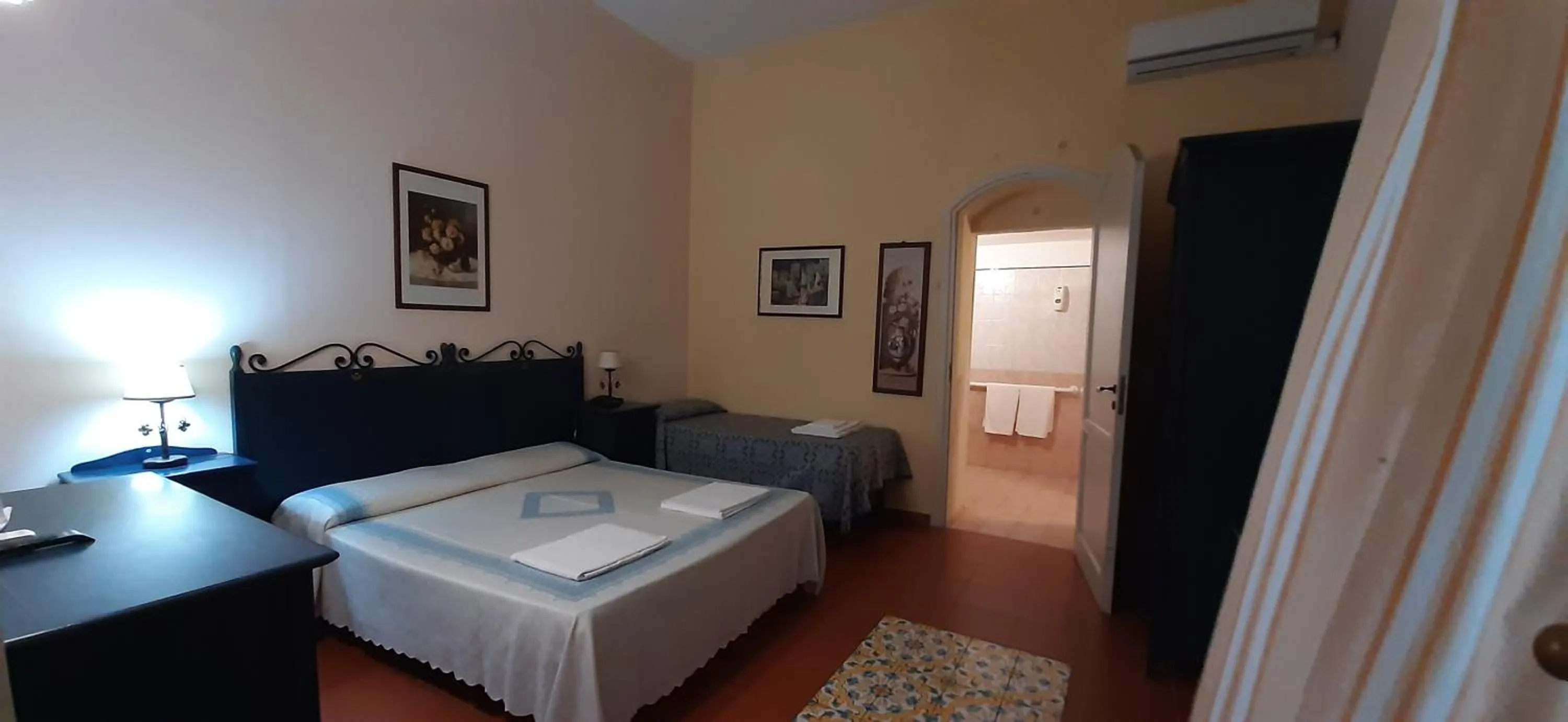 Bed in Hotel Casa Mia