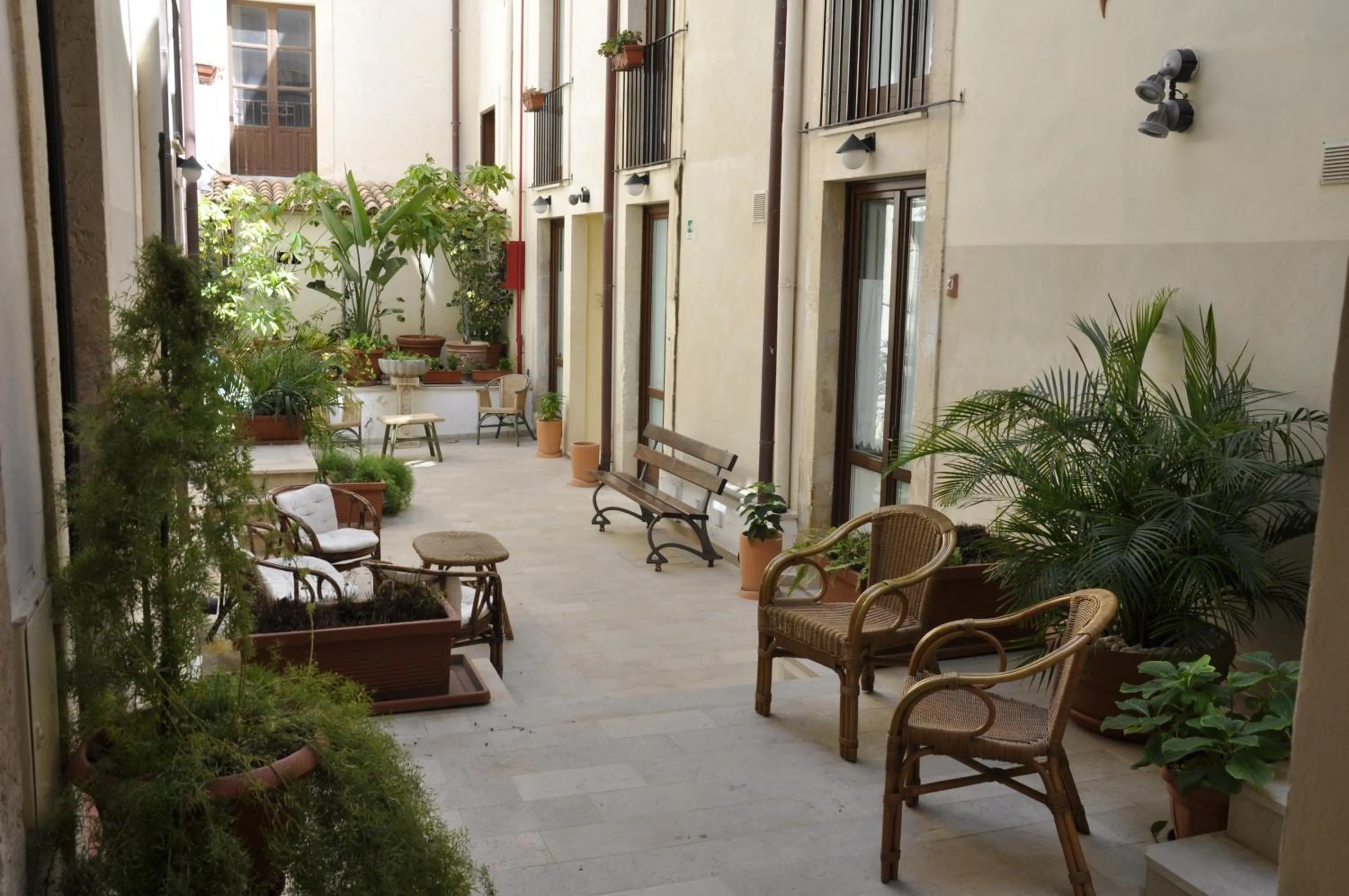 Patio in Hotel Casa Mia