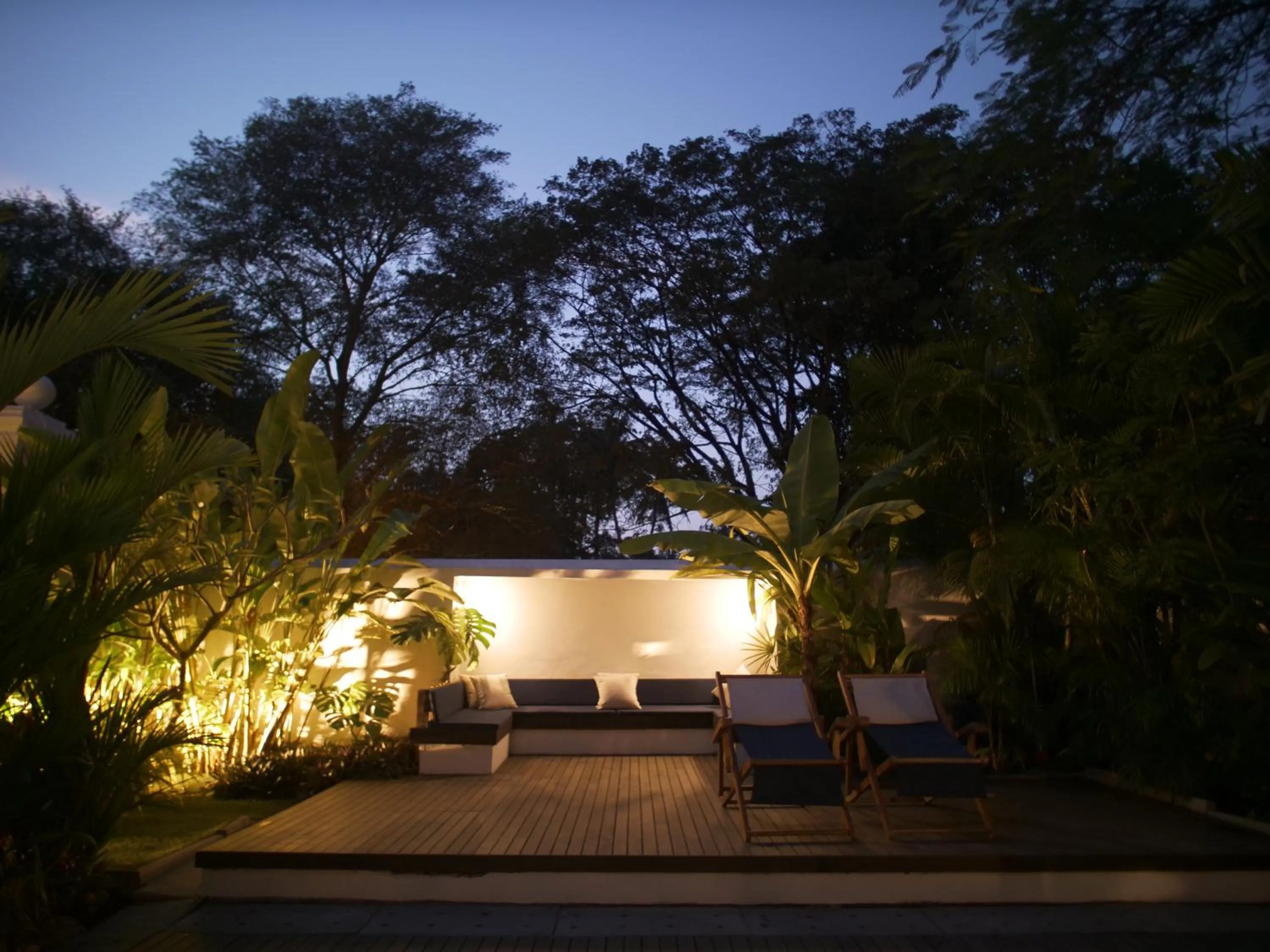 Garden in Le Colonial 1506 - Exclusive Luxury Hideaway