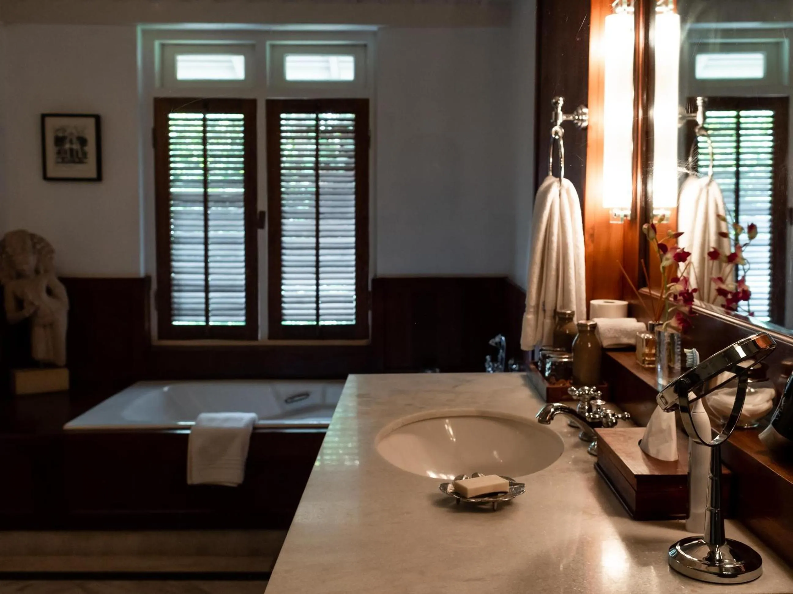 Bathroom in Le Colonial 1506 - Exclusive Luxury Hideaway