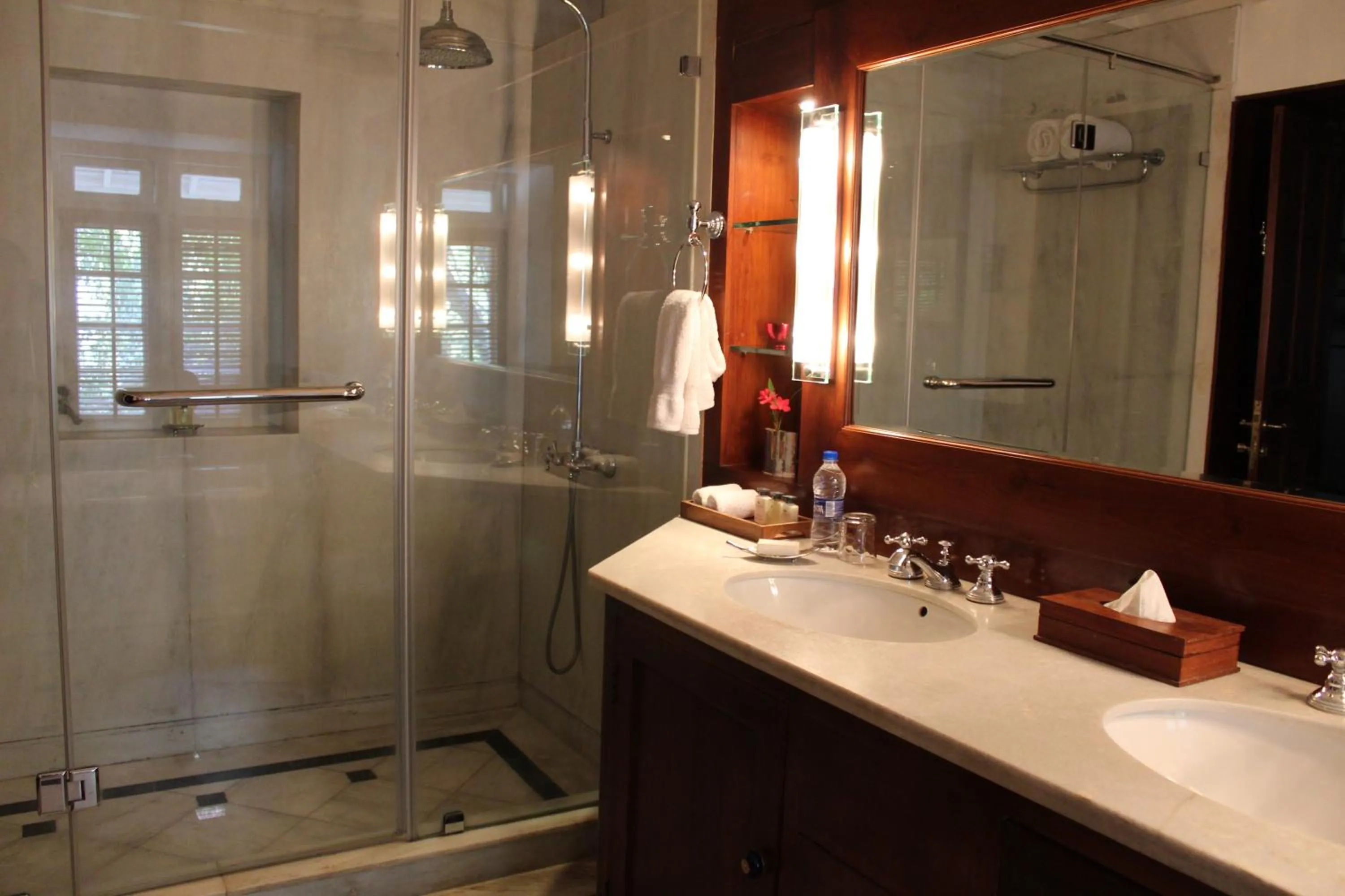 Bathroom in Le Colonial 1506 - Exclusive Luxury Hideaway