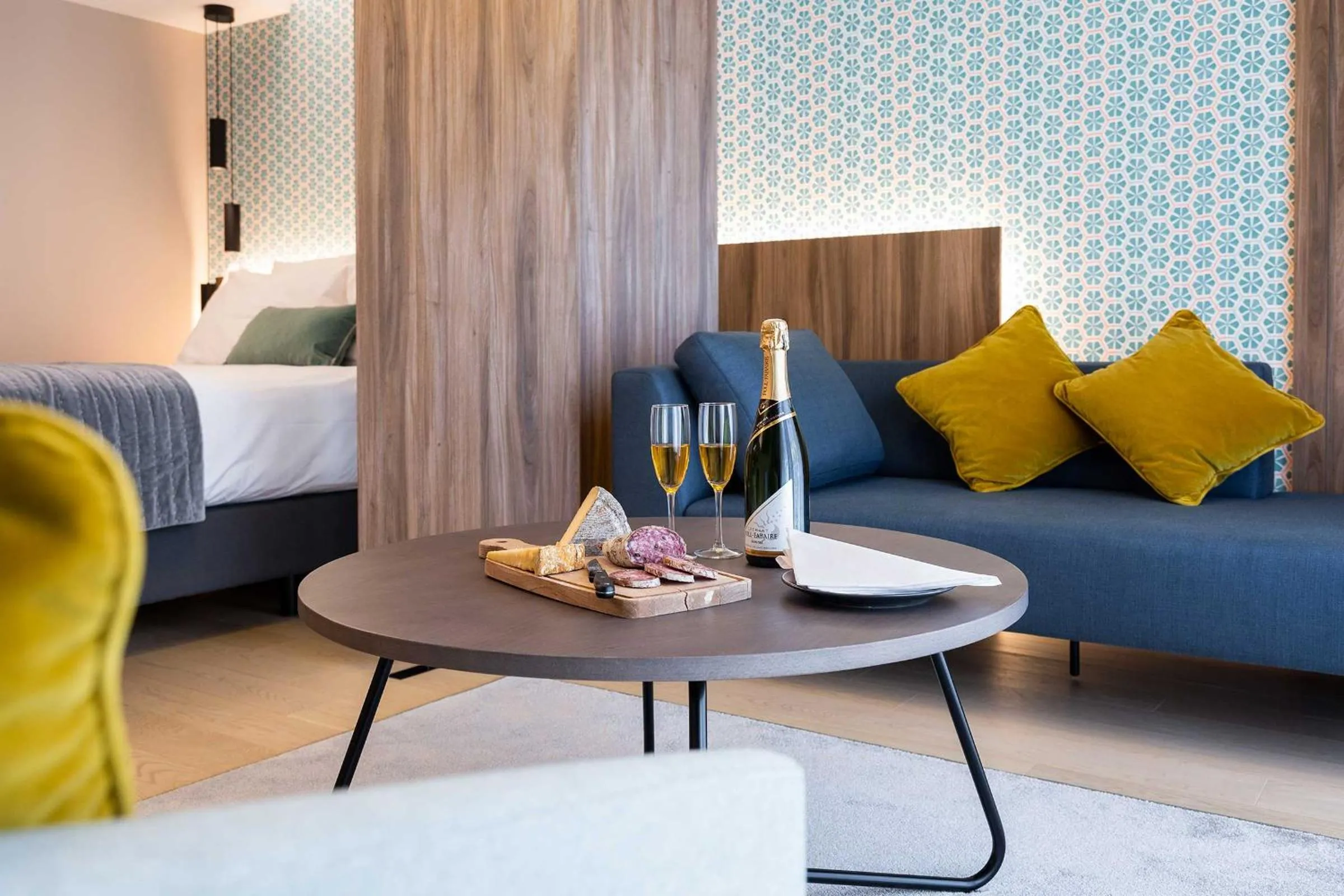 Living room, Bed in The Central Kirchberg - Smart ApartHotel