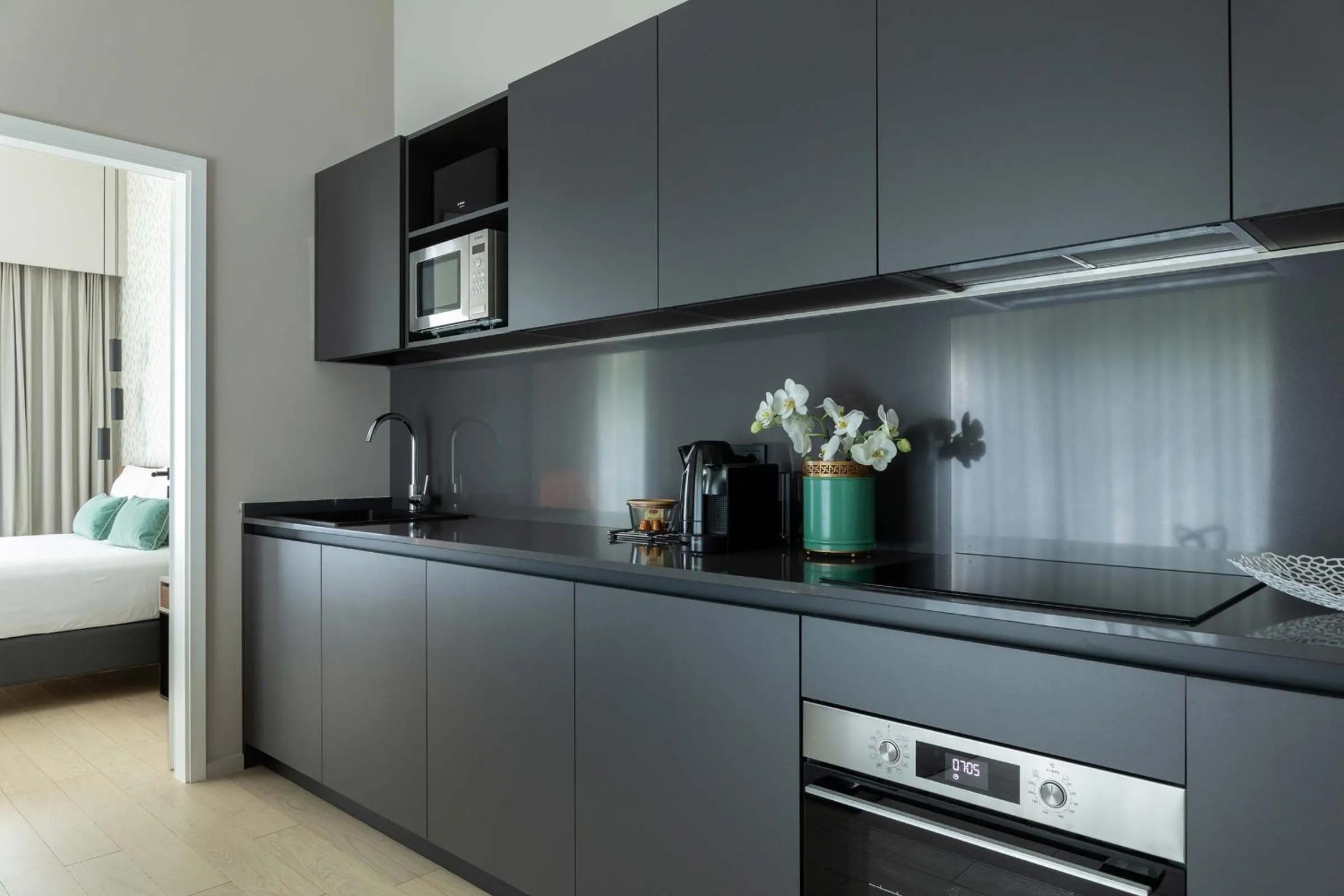 Coffee/tea facilities, Bed in The Central Kirchberg - Smart ApartHotel