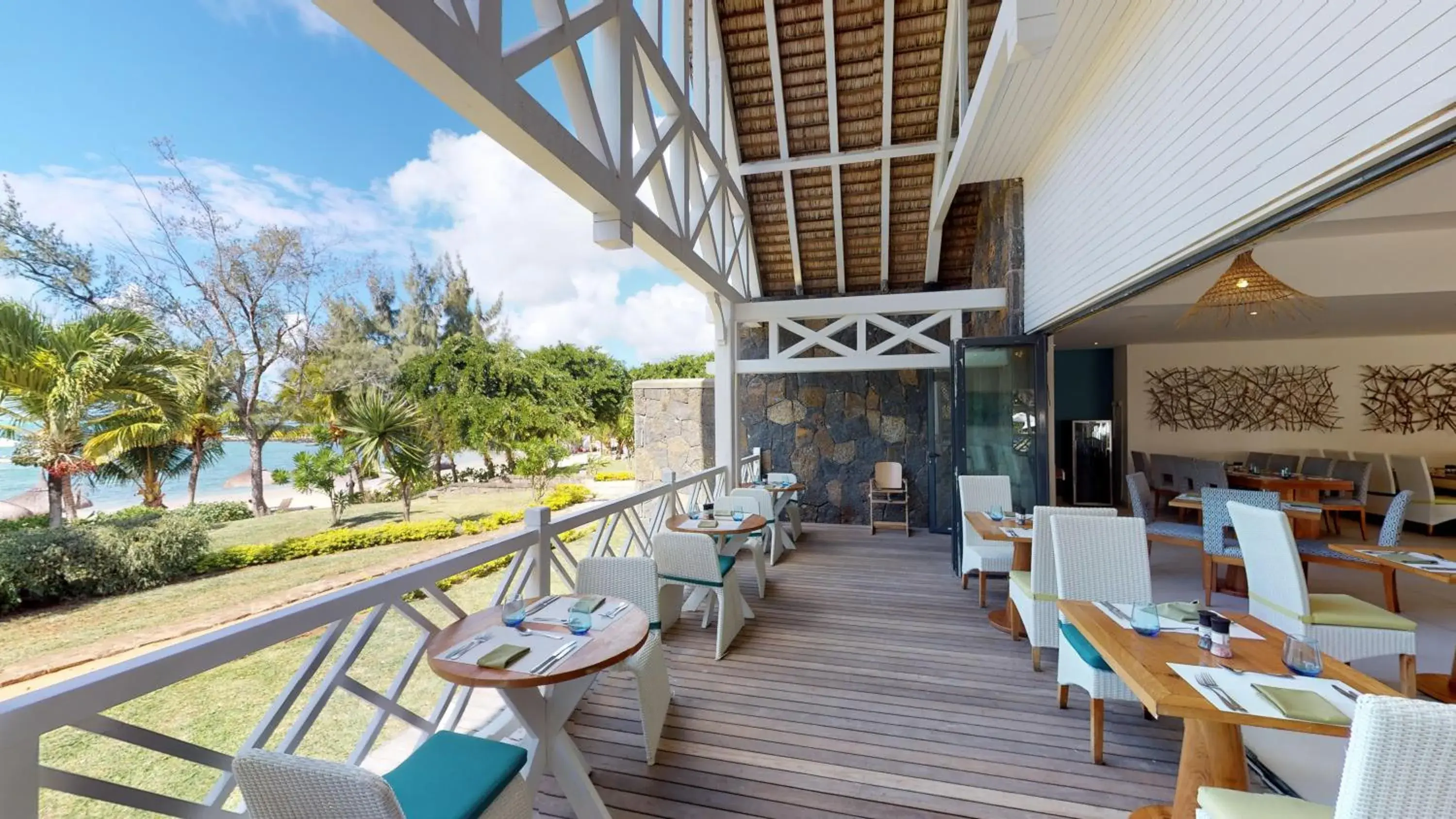 Restaurant/places to eat in Radisson Blu Azuri Resort & Spa Restaurant/places to eat in Radisson Blu Azuri Resort & Spa