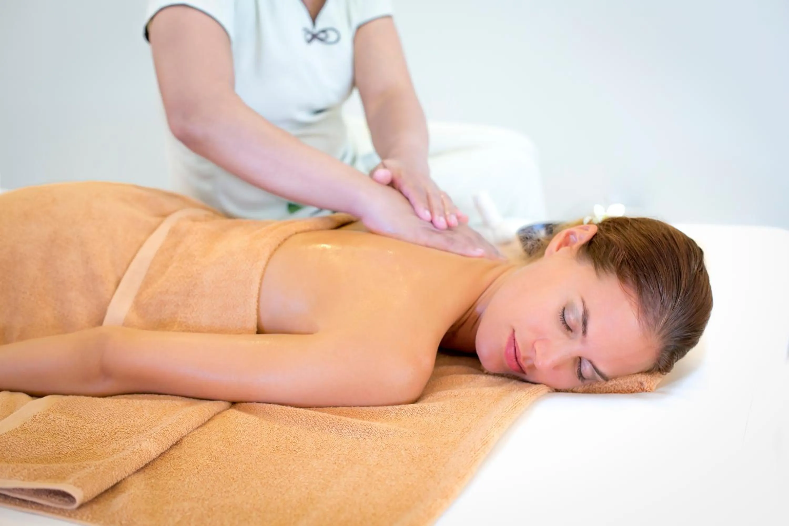 Massage in Radisson Blu Azuri Resort & Spa