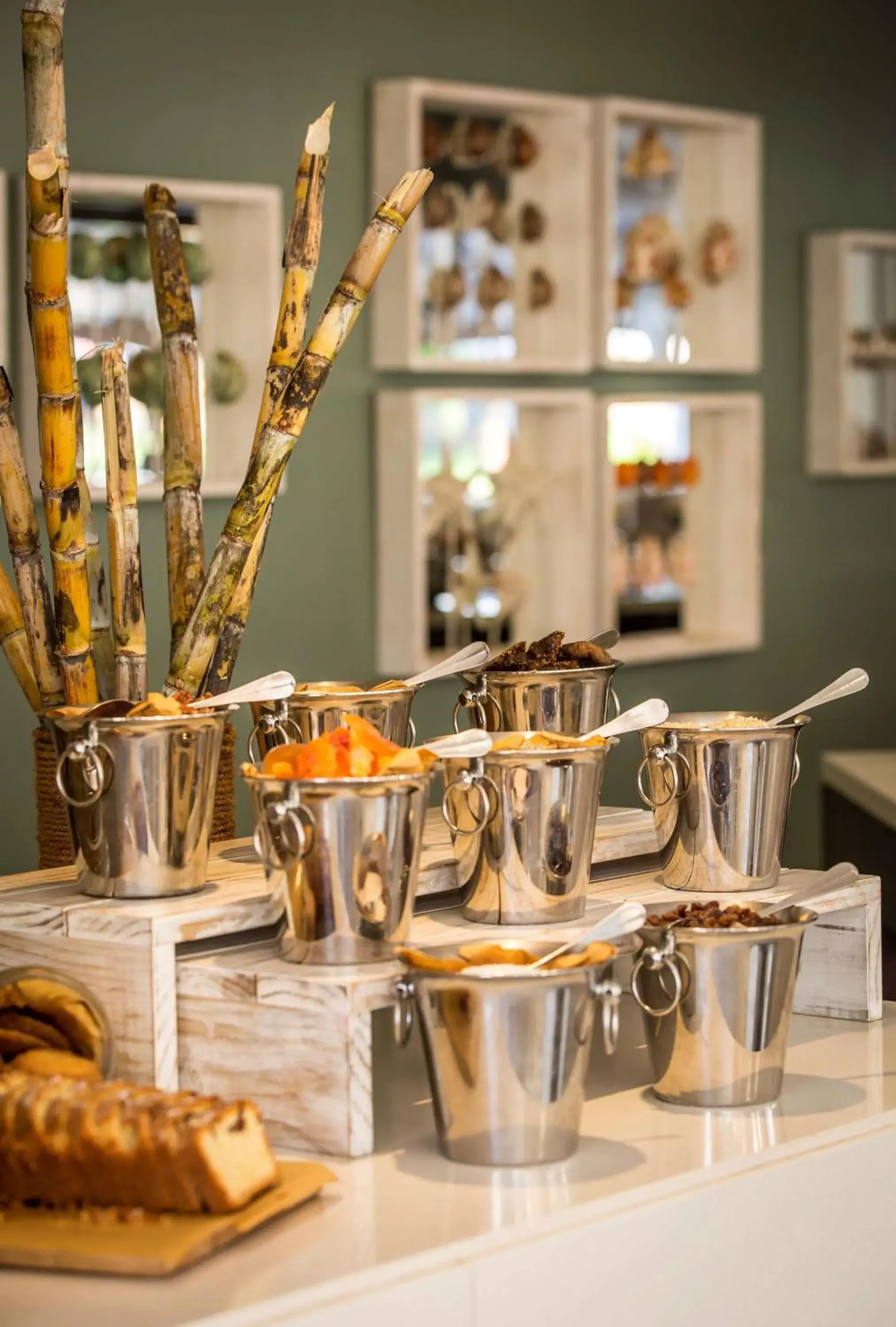 Restaurant/places to eat in Radisson Blu Azuri Resort & Spa Restaurant/places to eat in Radisson Blu Azuri Resort & Spa