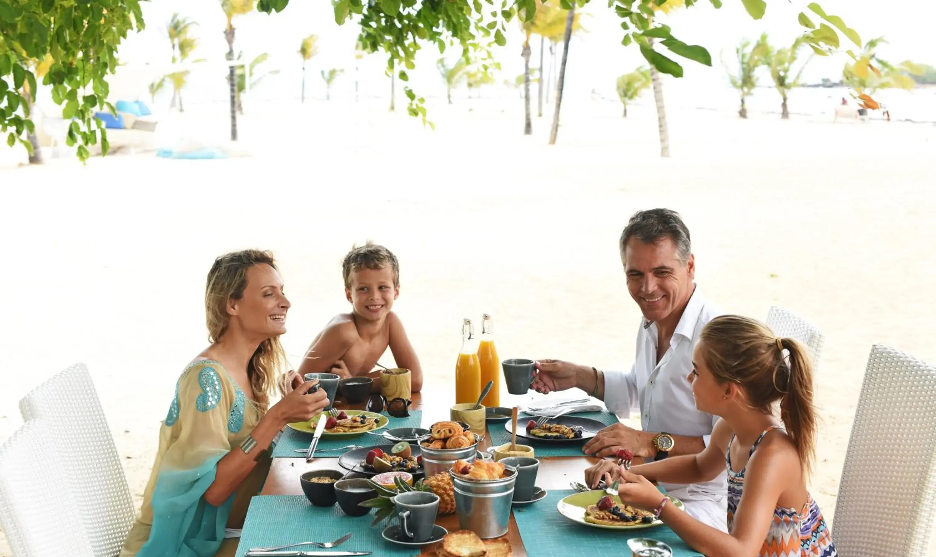 Food and drinks in Radisson Blu Azuri Resort & Spa Food and drinks in Radisson Blu Azuri Resort & Spa